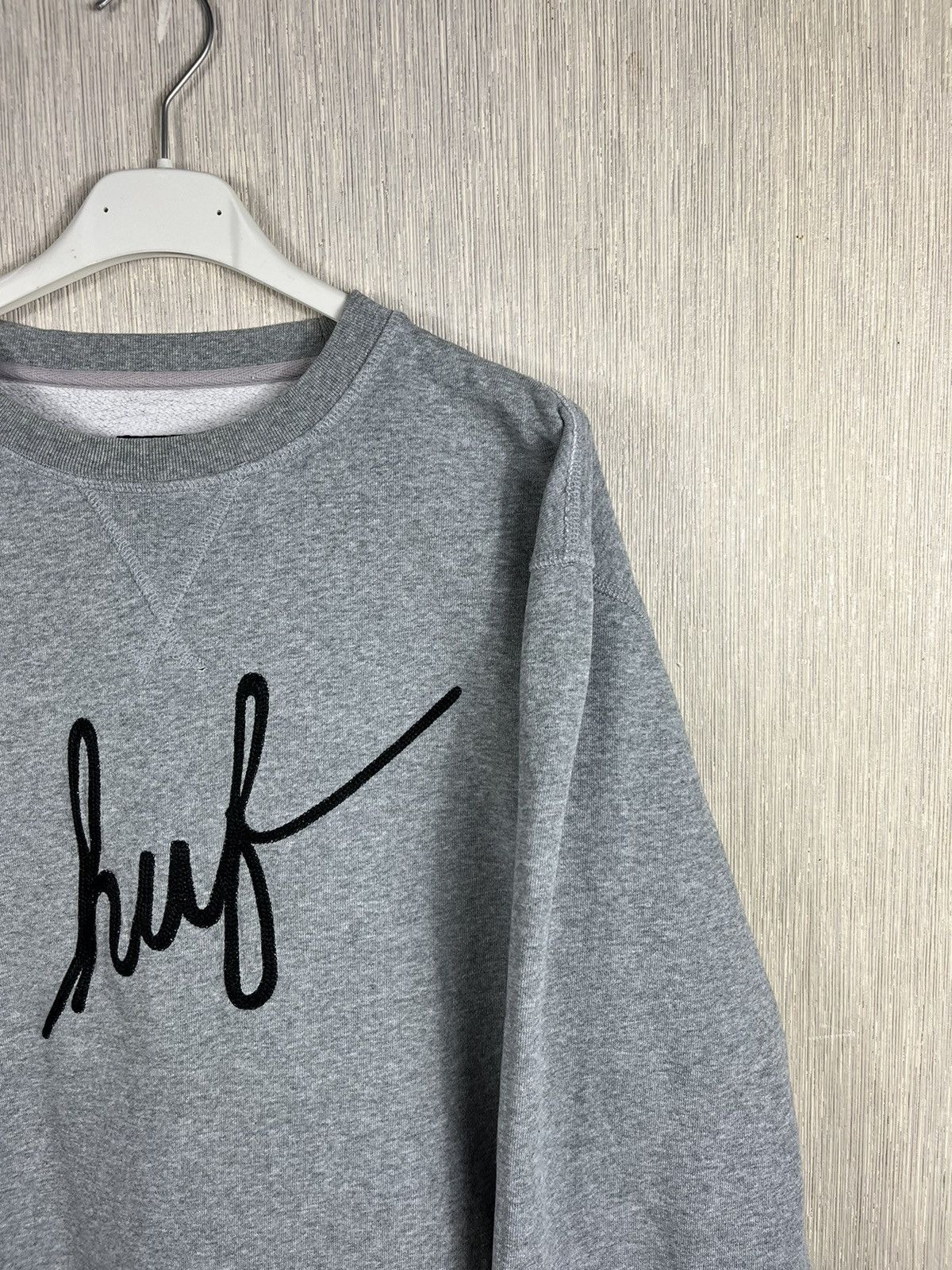 Huf × Vintage Vintage HUF sweatshirt y2k crewneck embroidered logo Size US L / EU 52-54 / 3 - 4 Thumbnail