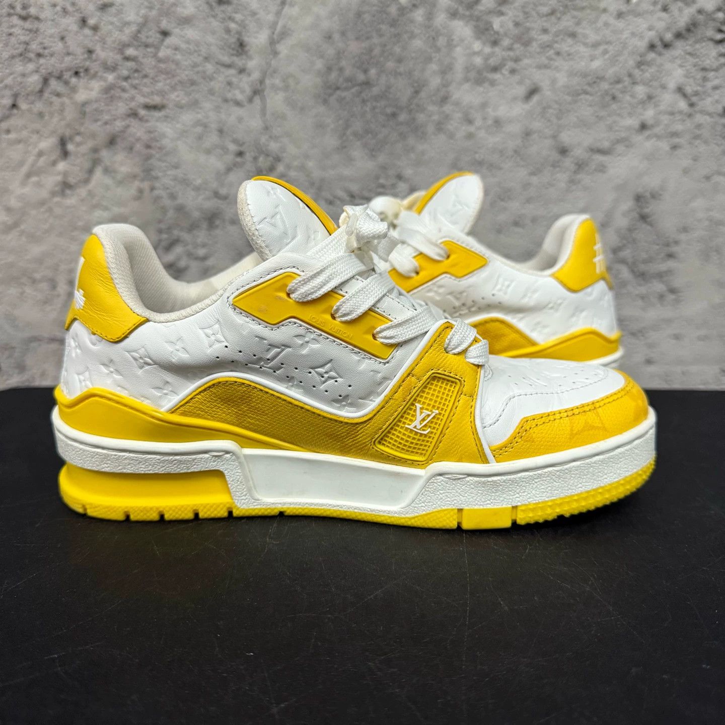 Louis Vuitton Louis Vuitton Trainer Sneaker Size 1.5 (34.5) Size US 4.5 / IT 34.5 - 4 Thumbnail
