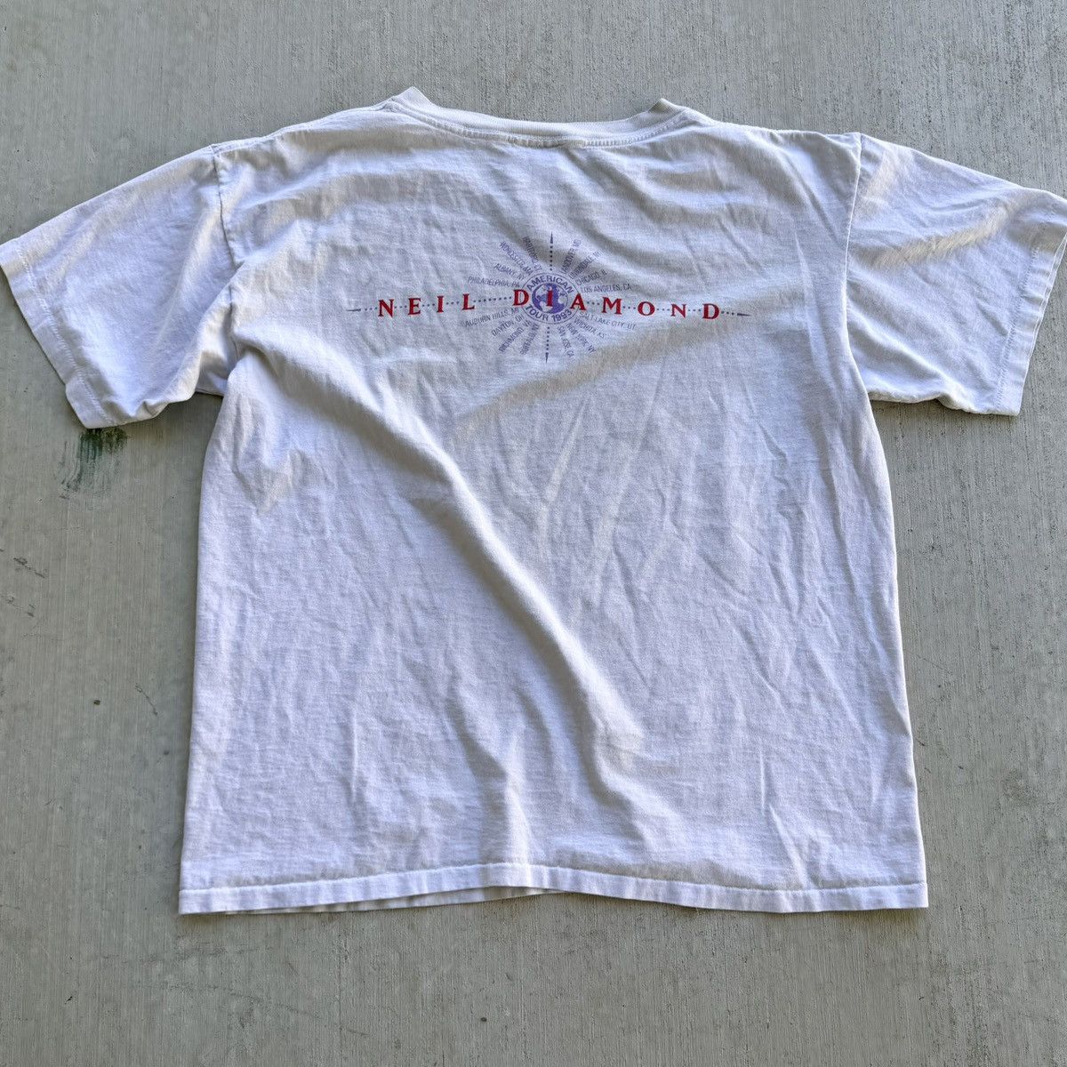 Band Tees Vintage Neil Diamond Band T Shirt 93 World Tour Size US XL / EU 56 / 4 - 2 Thumbnail