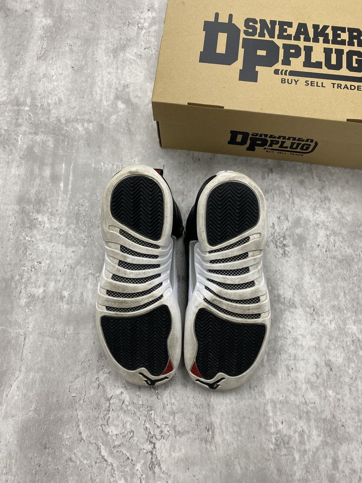Jordan Brand Size 6Y - Jordan 12 Retro “Playoffs” 2022 Size US 6 / EU 39 - 4 Thumbnail