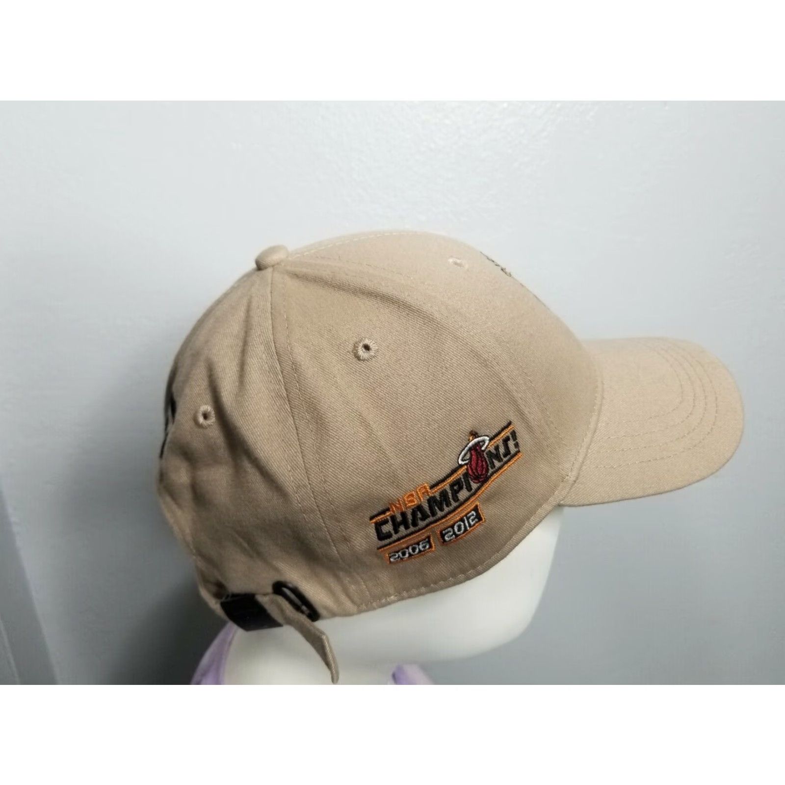 TaylorMade TaylorMade Golf Hat Baseball Cap Mens Adjustable Beige Baseball Cap USA 90s? (But avoid adding uncertain decade) Size ONE SIZE - 4 Thumbnail