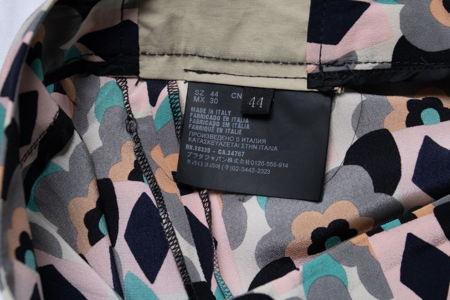 Prada Prada, floral printed pantalon in pastel colours Size 30" / US 8 / IT 44 - 5 Thumbnail