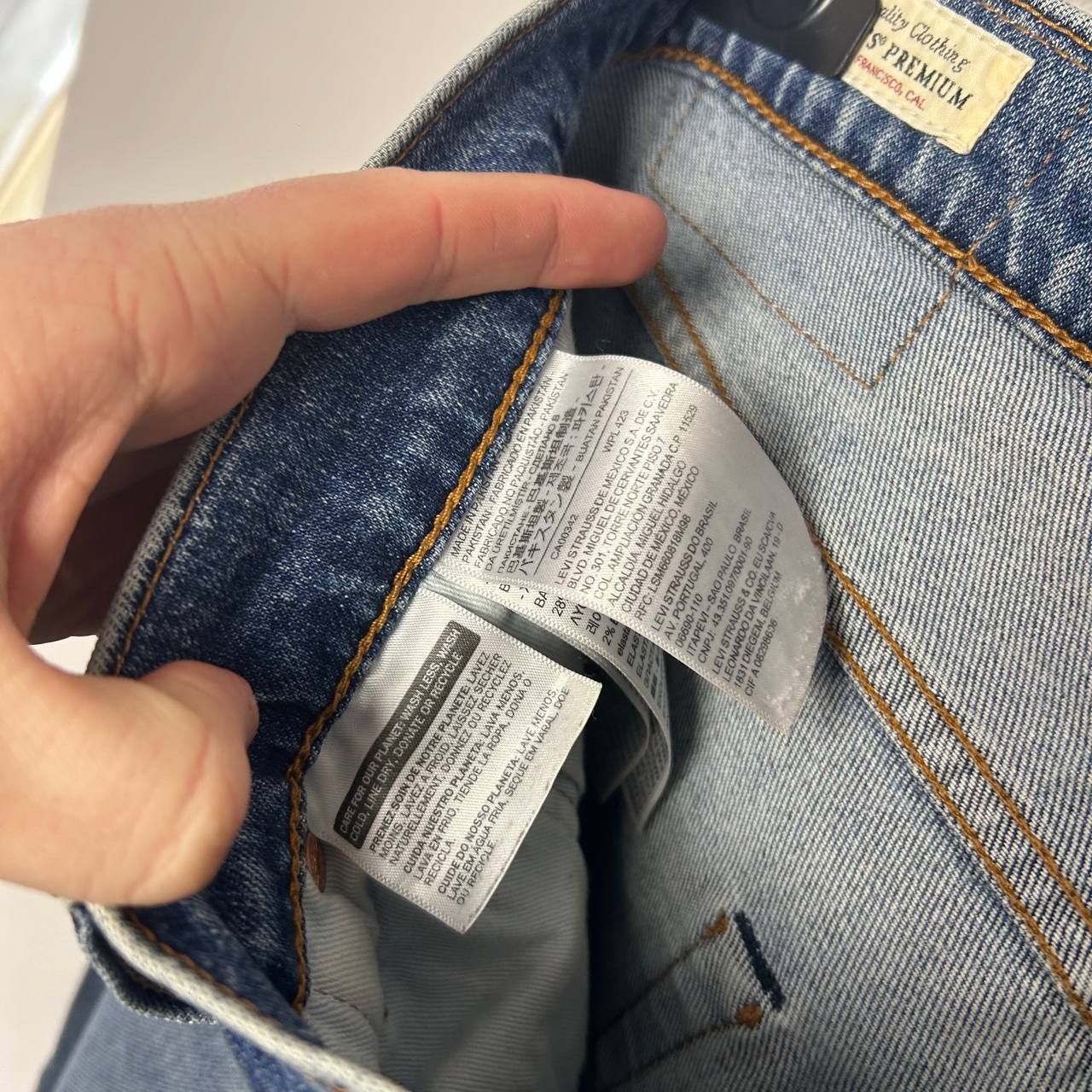 Levi's Vintage Clothing Vintage Levis 512 Blue Denim USA streetwear jeans Size US 32 / EU 48 - 13 Thumbnail