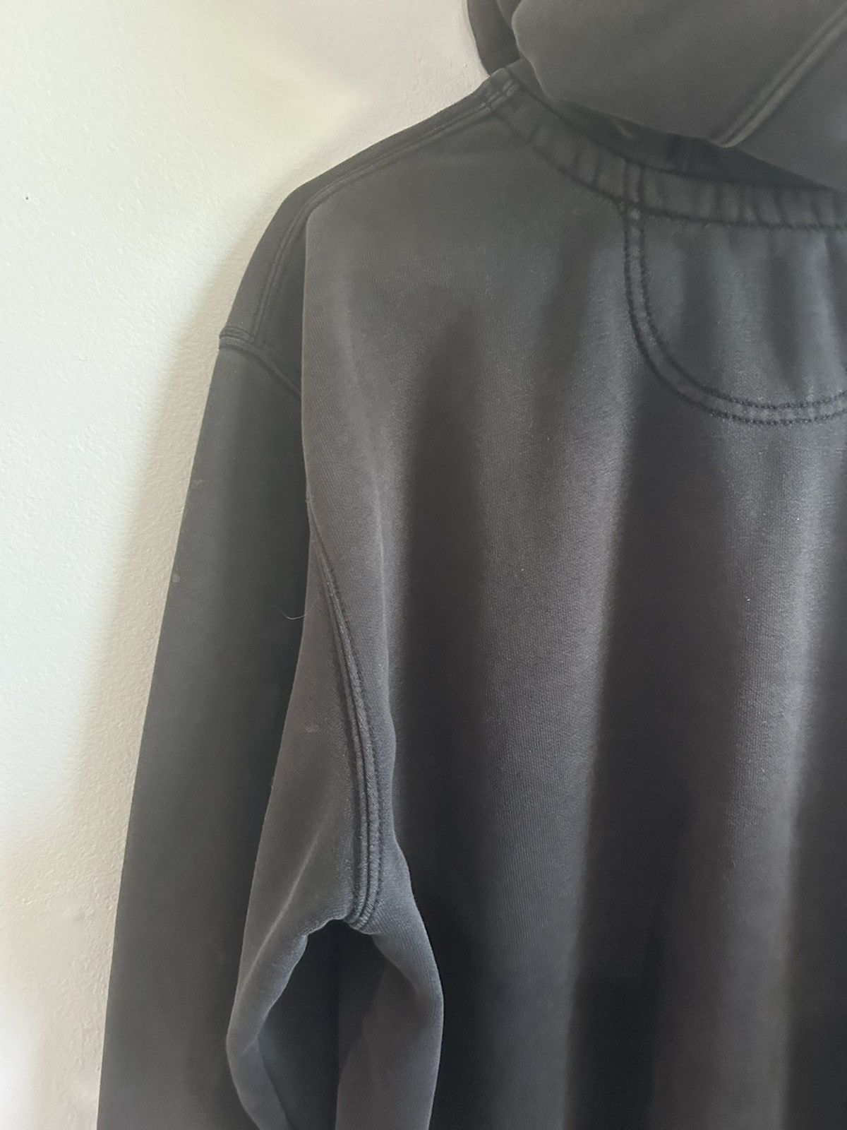 Carhartt × Vintage Thrashed Hoodie Size US L / EU 52-54 / 3 - 6 Thumbnail