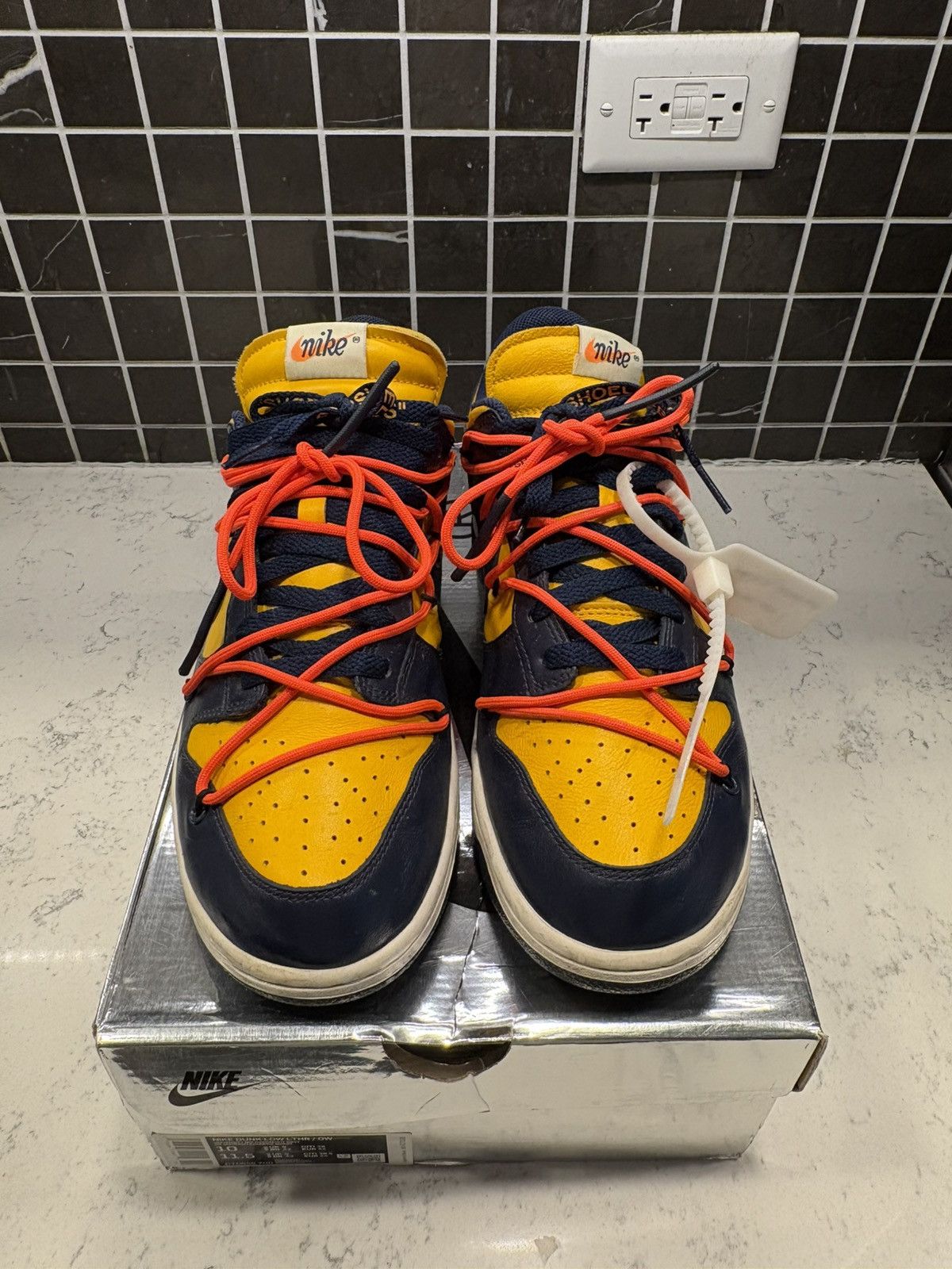 Nike × Off-White Nike x Off-White Dunk Low University Gold Size US 10 / EU 43 - 2 Thumbnail