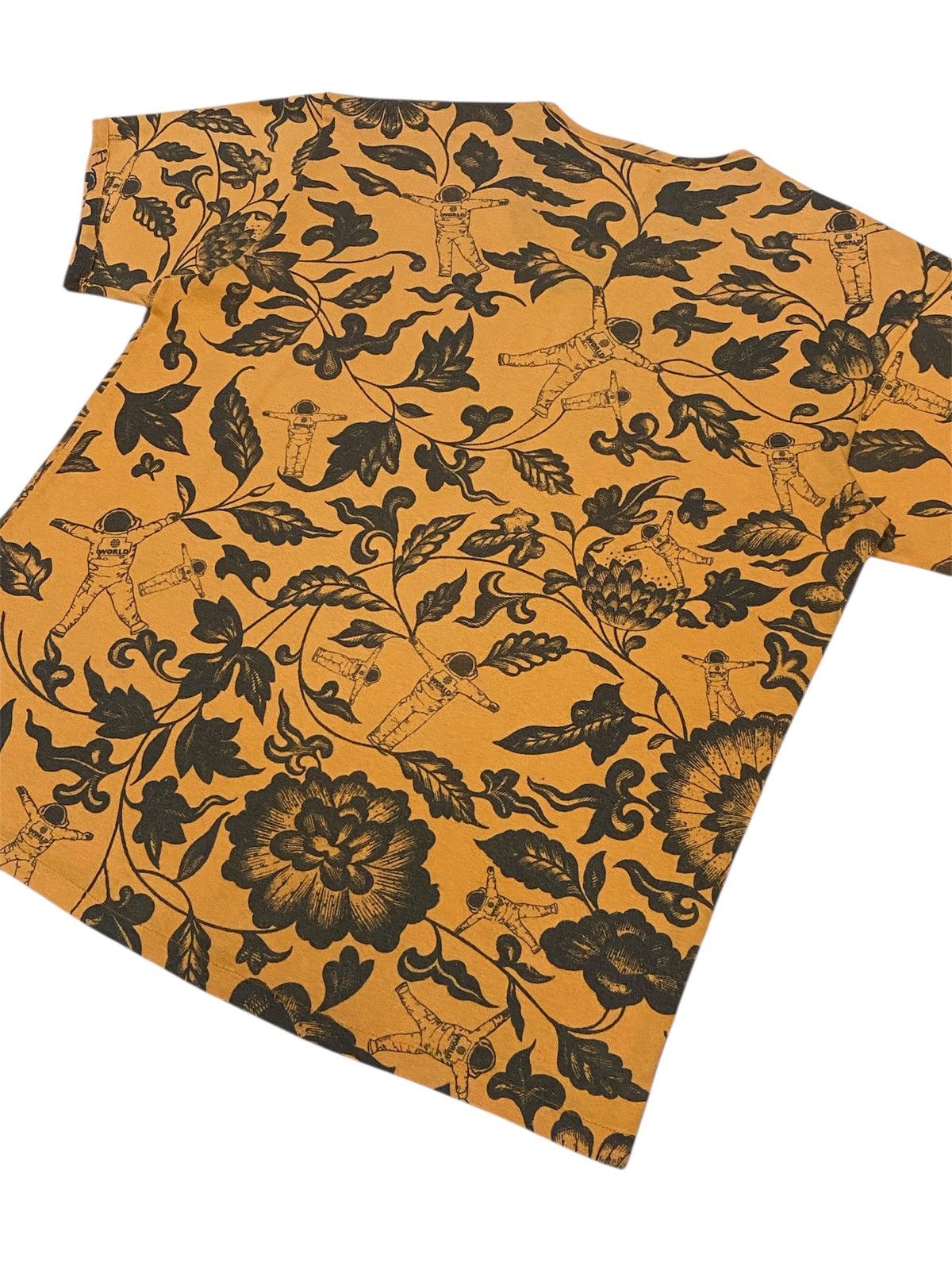 Comme des Garcons Comme Des Garçons“WORLD ARCHIVE LANDON”LIMITED EDITION 22/50 Size US M / EU 48-50 / 2 - 21 Thumbnail