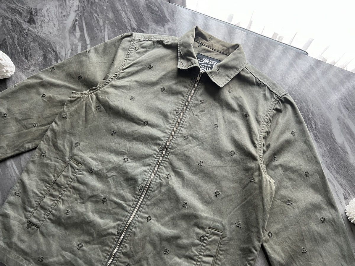 image of Stussy : Oldskool Skull Crown Jacket Embroidered Logo in Green/Ivory, Men's (Size Large)
