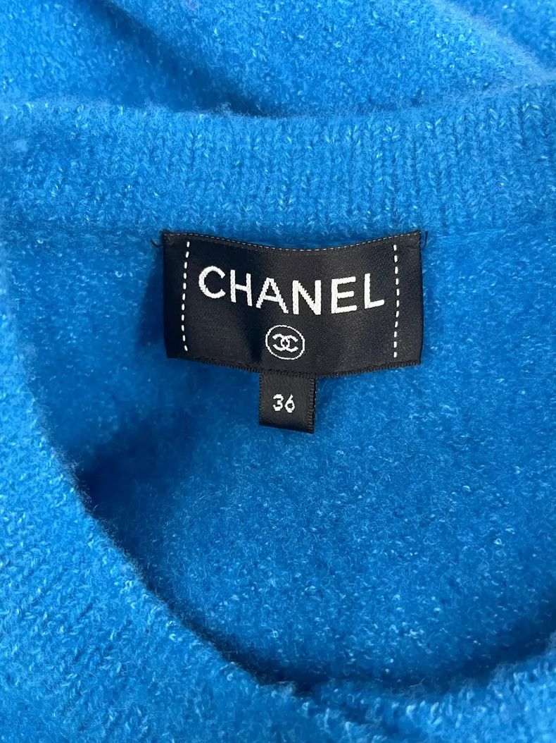 Chanel 22B blue round-neck knitted jacket