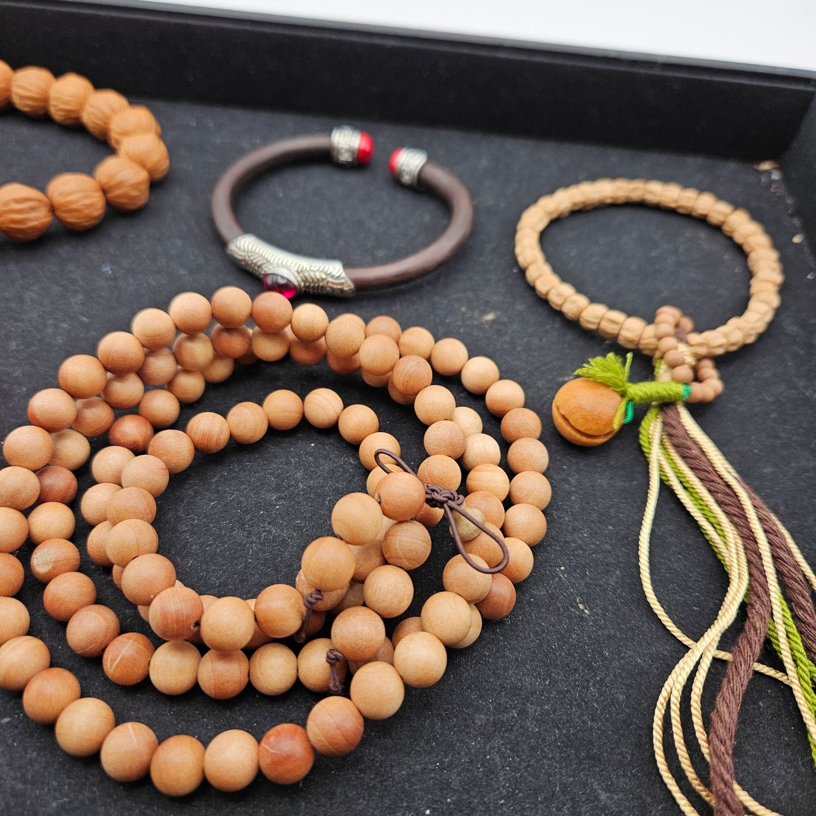 Other WOOD BEADED BRACELET LOT MALA PRAYER STYLE STRETCH TASSEL Size ONE SIZE - 3 Thumbnail