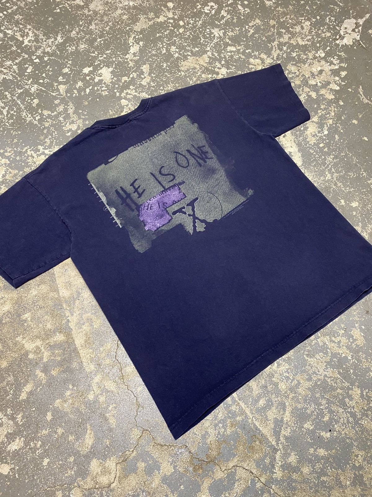 Vintage Vintage X-Files He Is One Stanley Desantis Tshirt Size US L / EU 52-54 / 3 - 10 Thumbnail