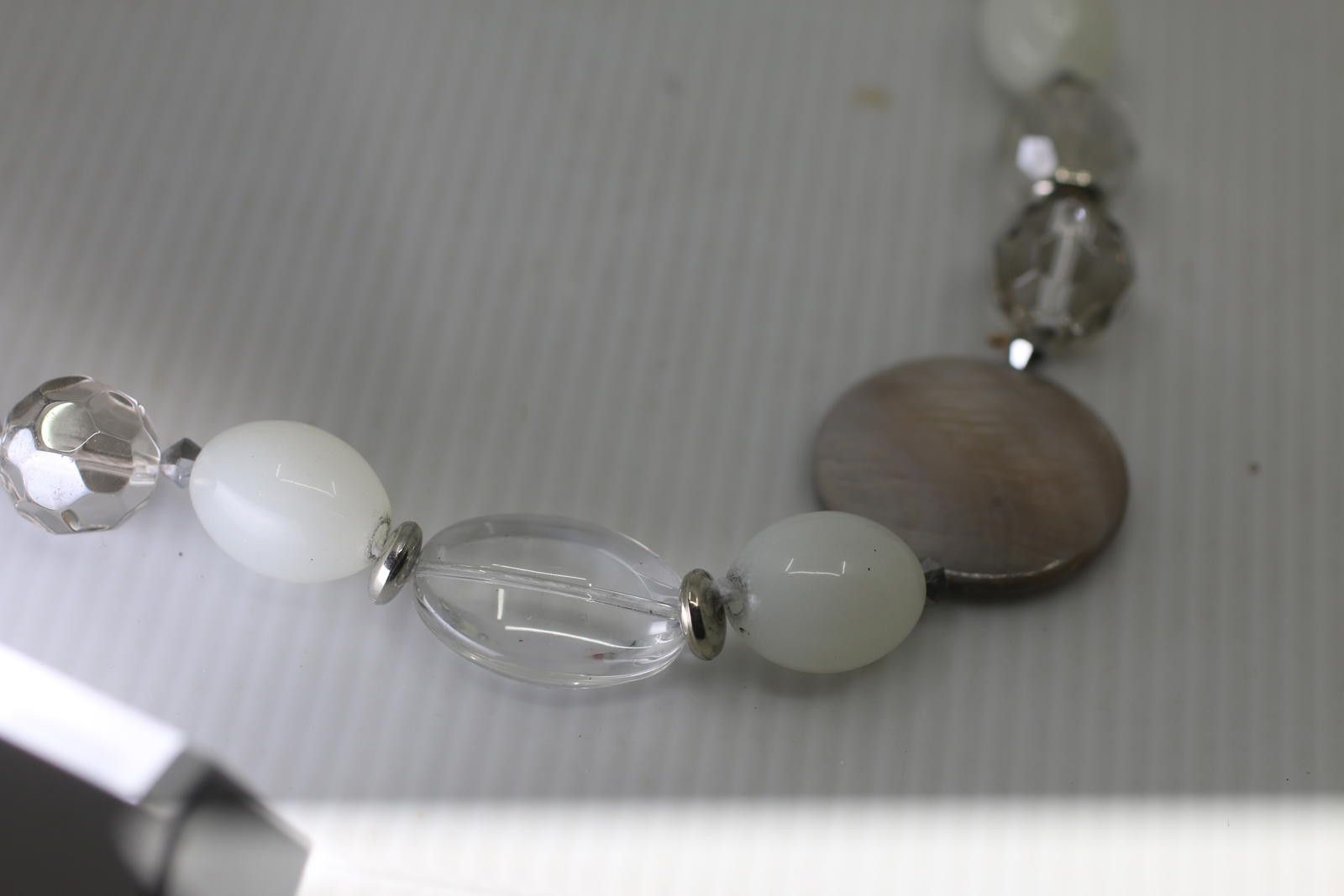 Unknown London Vintage Neutral Beaded Necklace Clear Crystal White Beads Size ONE SIZE - 2 Thumbnail
