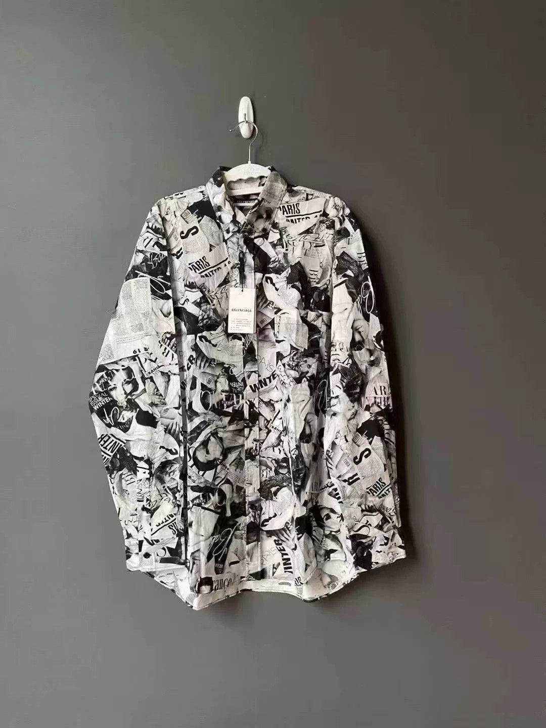 Balenciaga Balenciaga Newspaper Print Button-Up Shirt Size US S / EU 44-46 / 1 - 1 Thumbnail