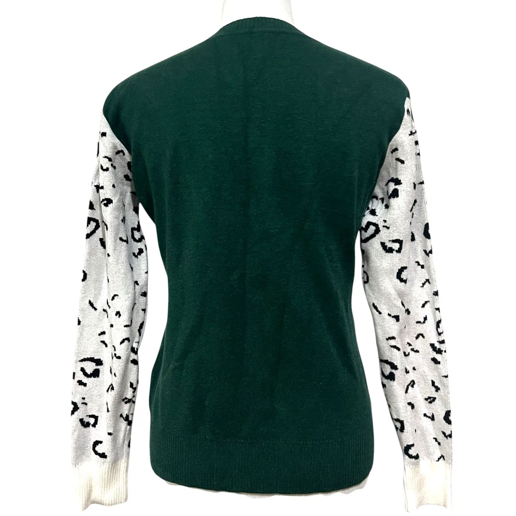 Vintage Women’s Snow Leopard Sleeved Sweater Dark Green Boho Top M Size Medium Crew Neck Long Sleeve Knitted Pullover Bohemian Animals Womens Size M / US 6-8 / IT 42-44 - 4 Thumbnail