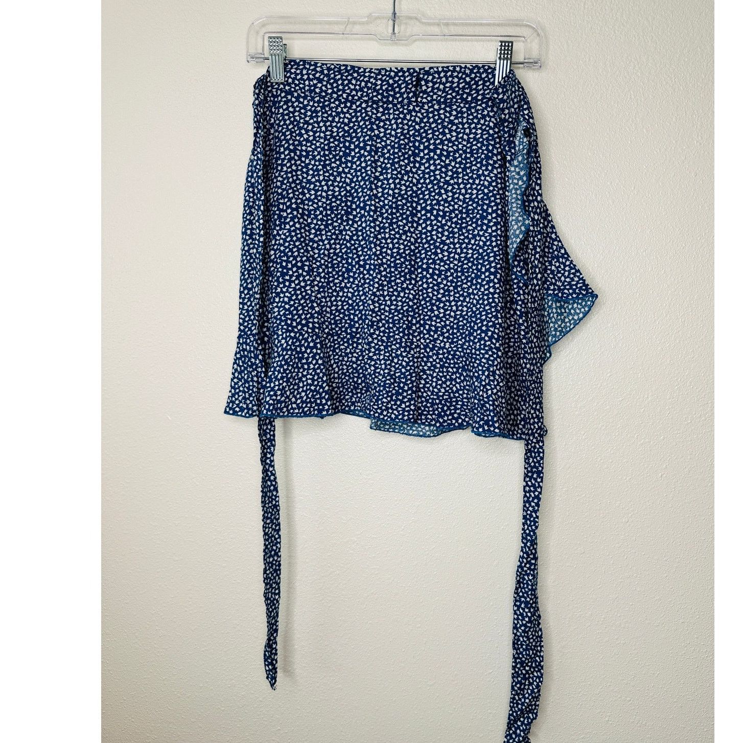 Other Blue & White Leaf Print Design Wrap Mini Skirt with Ruffle S Size 27" / US 4 / IT 40 - 2 Thumbnail