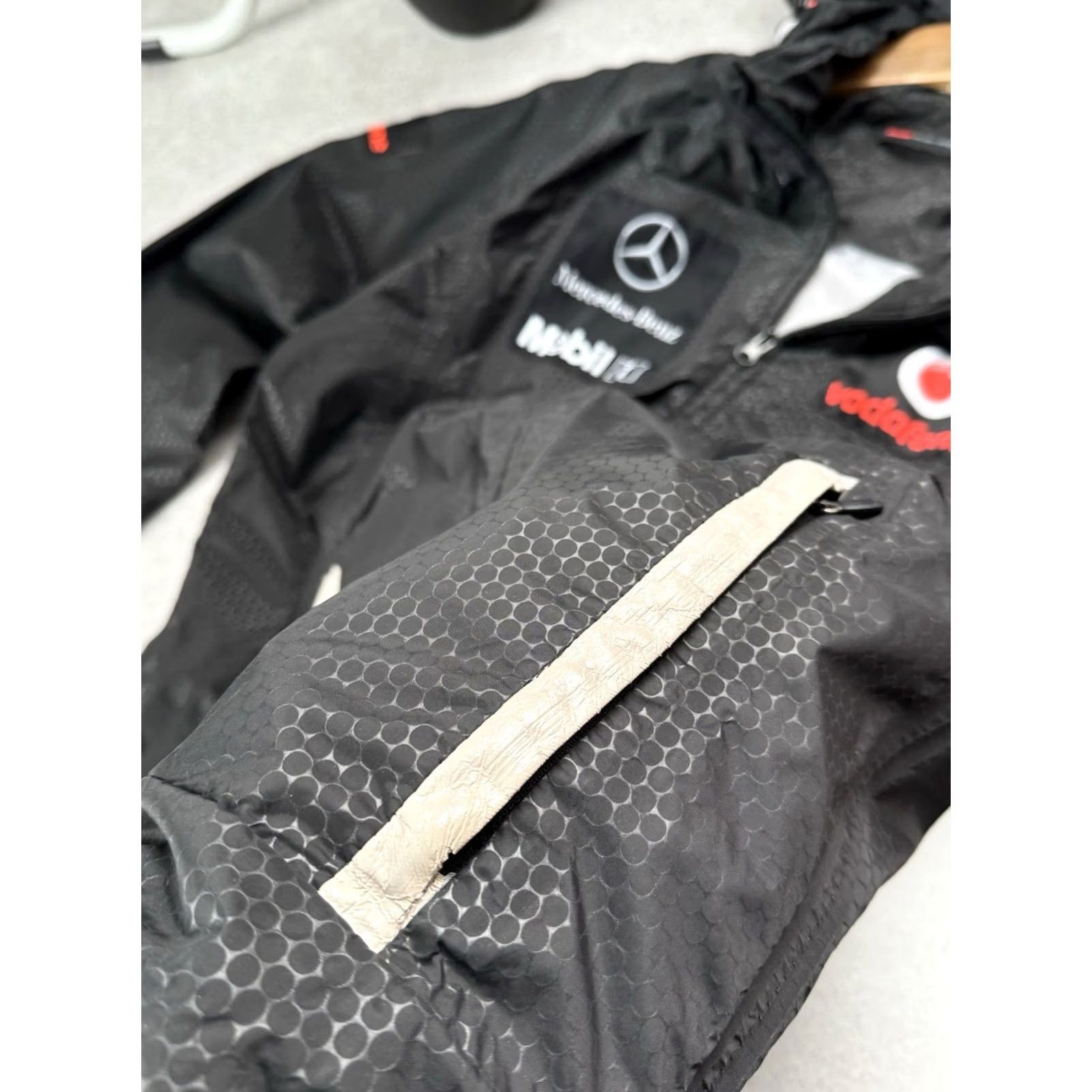 Mercedes-Benz Vintage Mercedes-Benz Hugo Boss Vodafone Track Nylon Jacket S Black Windbreaker 90s Racing Mercedes Racing Mens Shirt Size US S / EU 44-46 / 1 - 6 Thumbnail