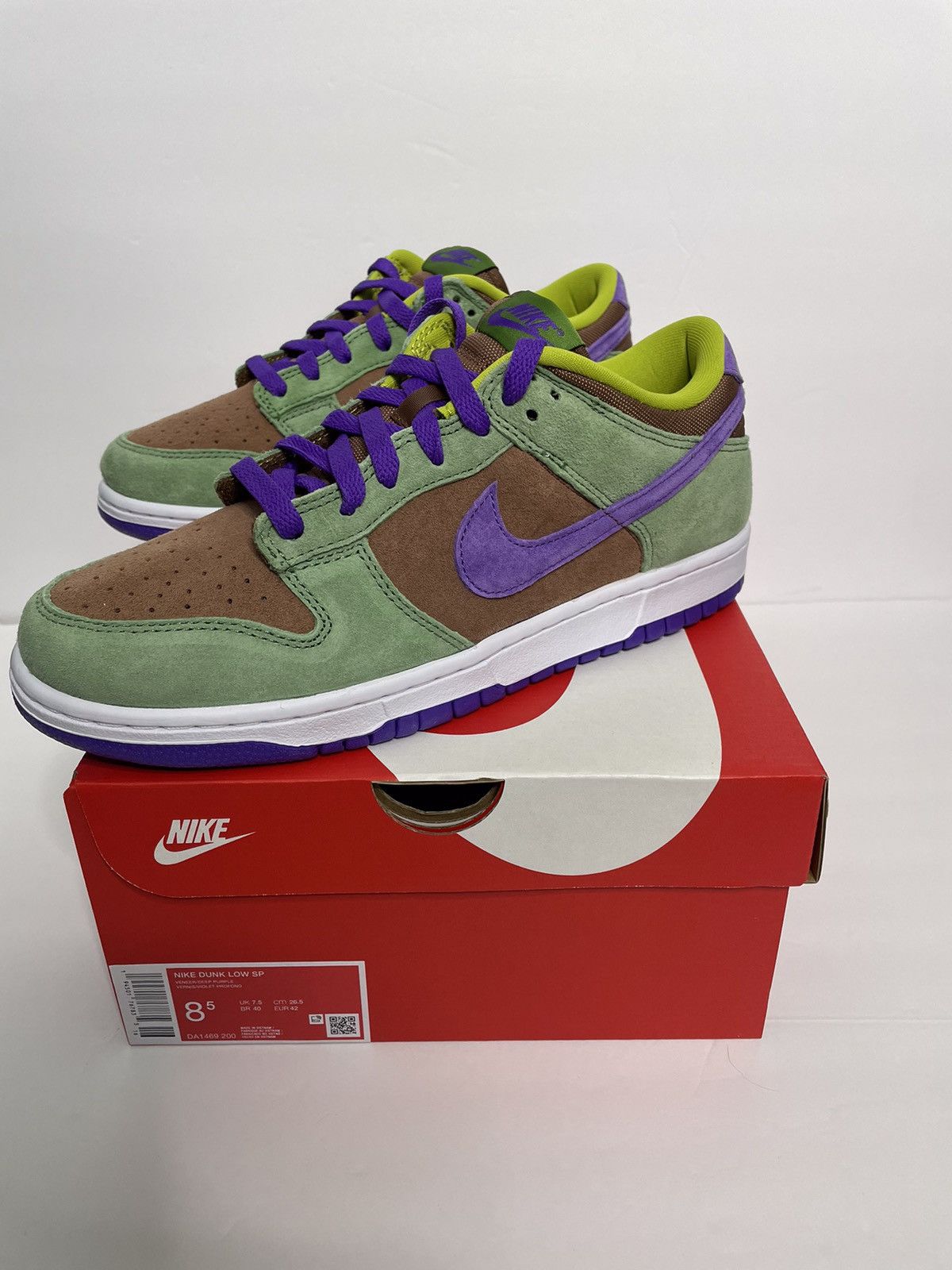 image of Nike Dunk Low Shoes in Green, Men's (Size 8.5)