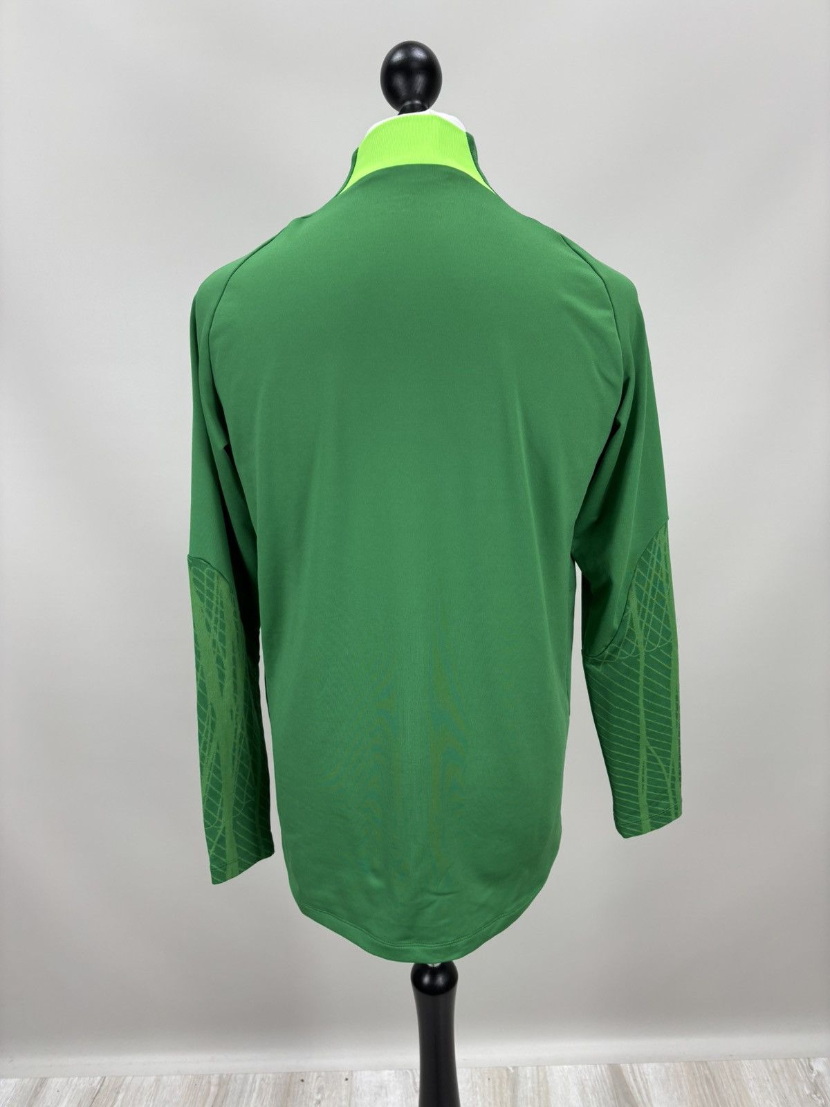 Nike Mens long sleeve Nike Nigeria Size L Color Green Size US L / EU 52-54 / 3 - 6 Thumbnail