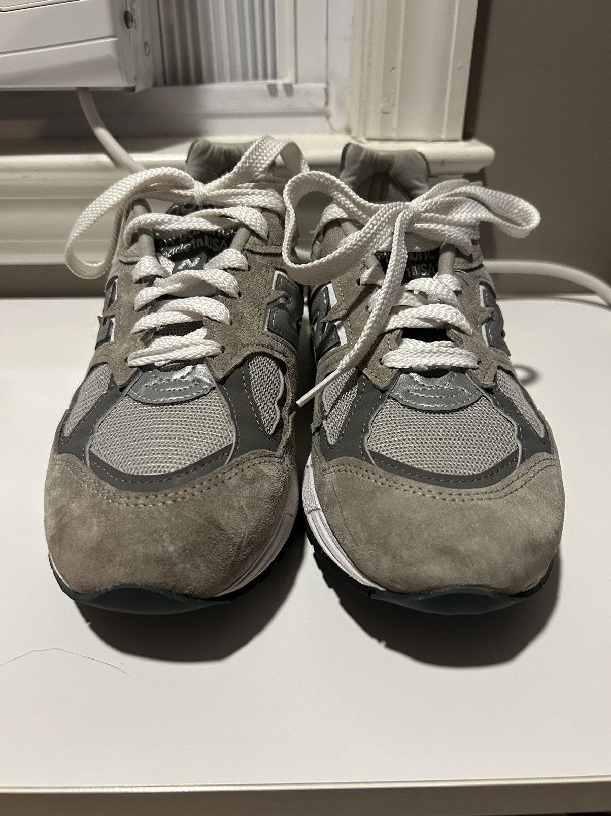New Balance New Balance M990GY2 Size US 8.5 / EU 41-42 - 1 Thumbnail