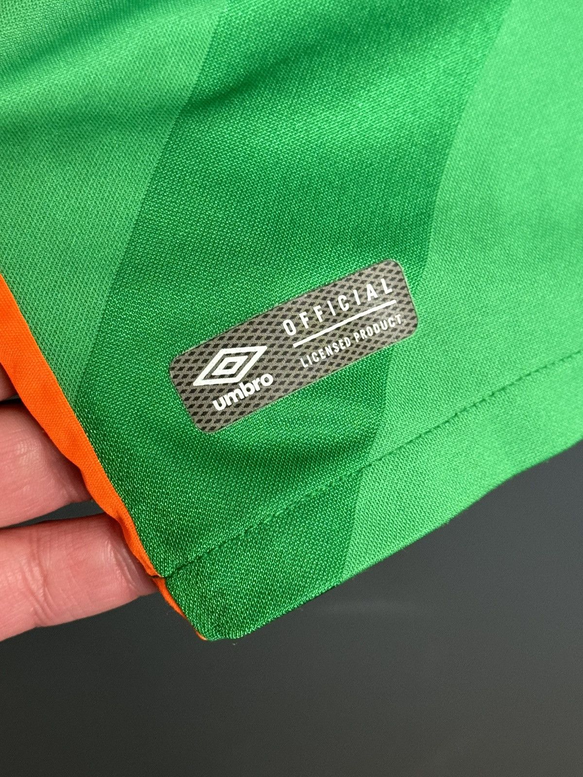 Umbro Republic of Ireland 16/18 Home Football Jersey Size US XL / EU 56 / 4 - 4 Thumbnail