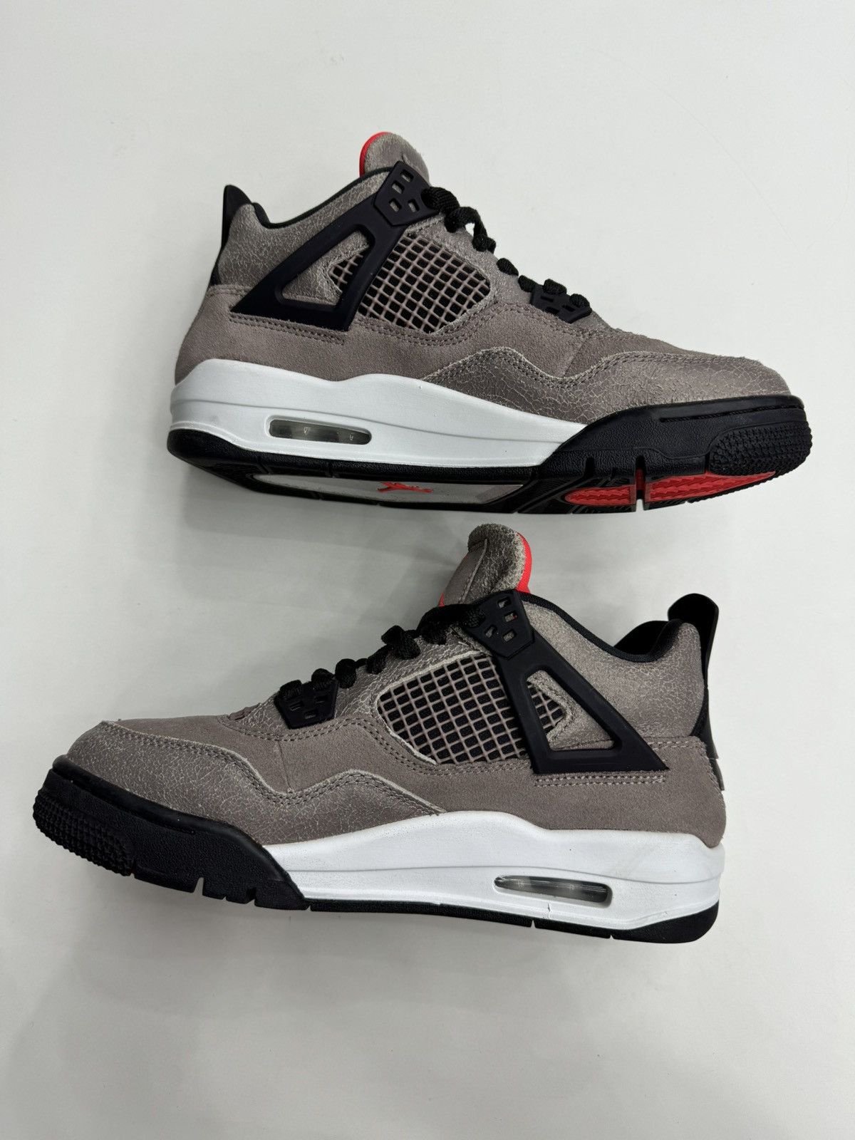 Jordan Brand Jordan 4 Retro Taupe Haze GS Size US 6.5 / EU 39-40 - 3 Thumbnail