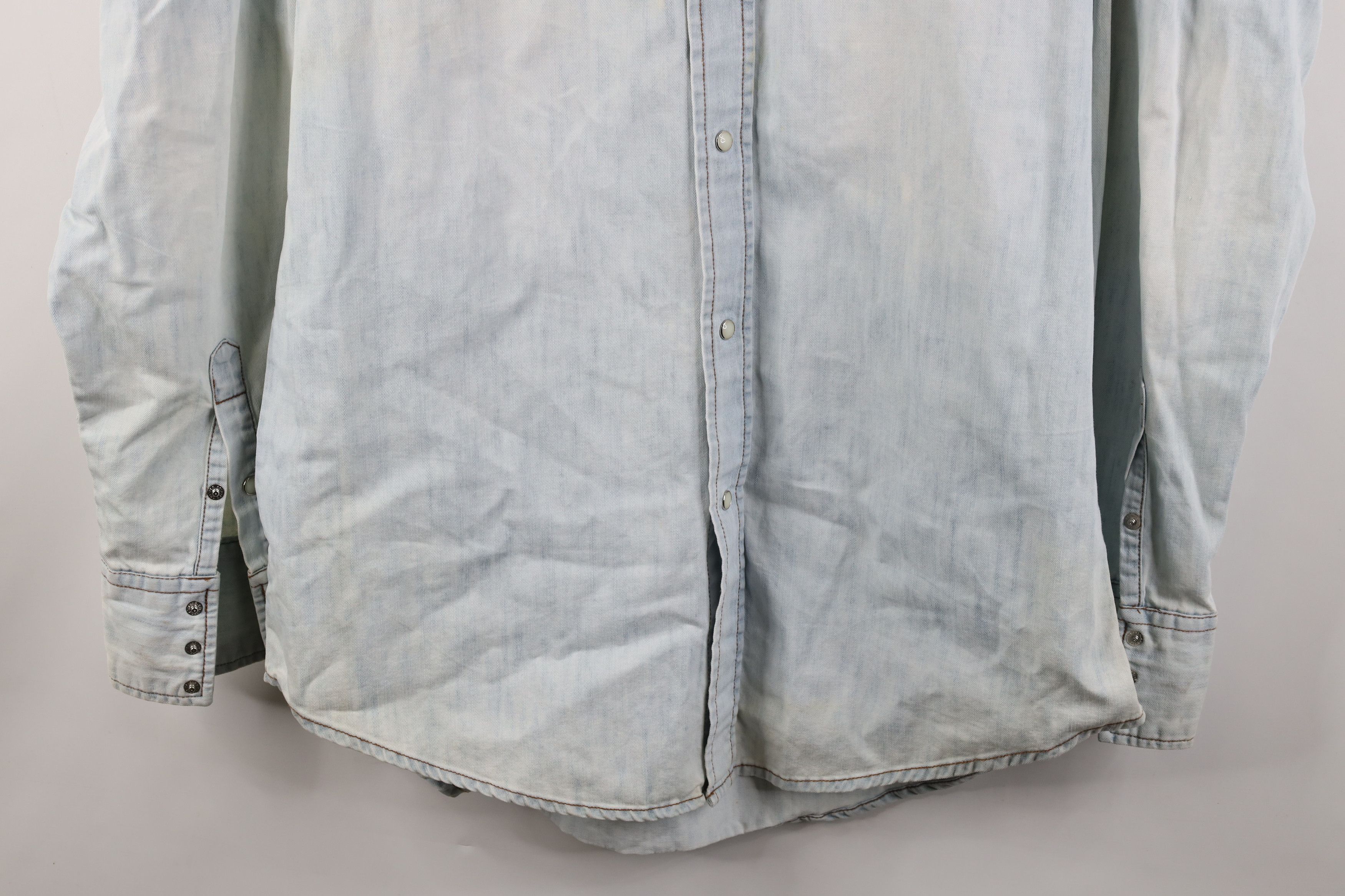 Wrangler Vintage 90s Wrangler Acid Wash Denim Snap Button Shirt Size US XL / EU 56 / 4 - 3 Thumbnail