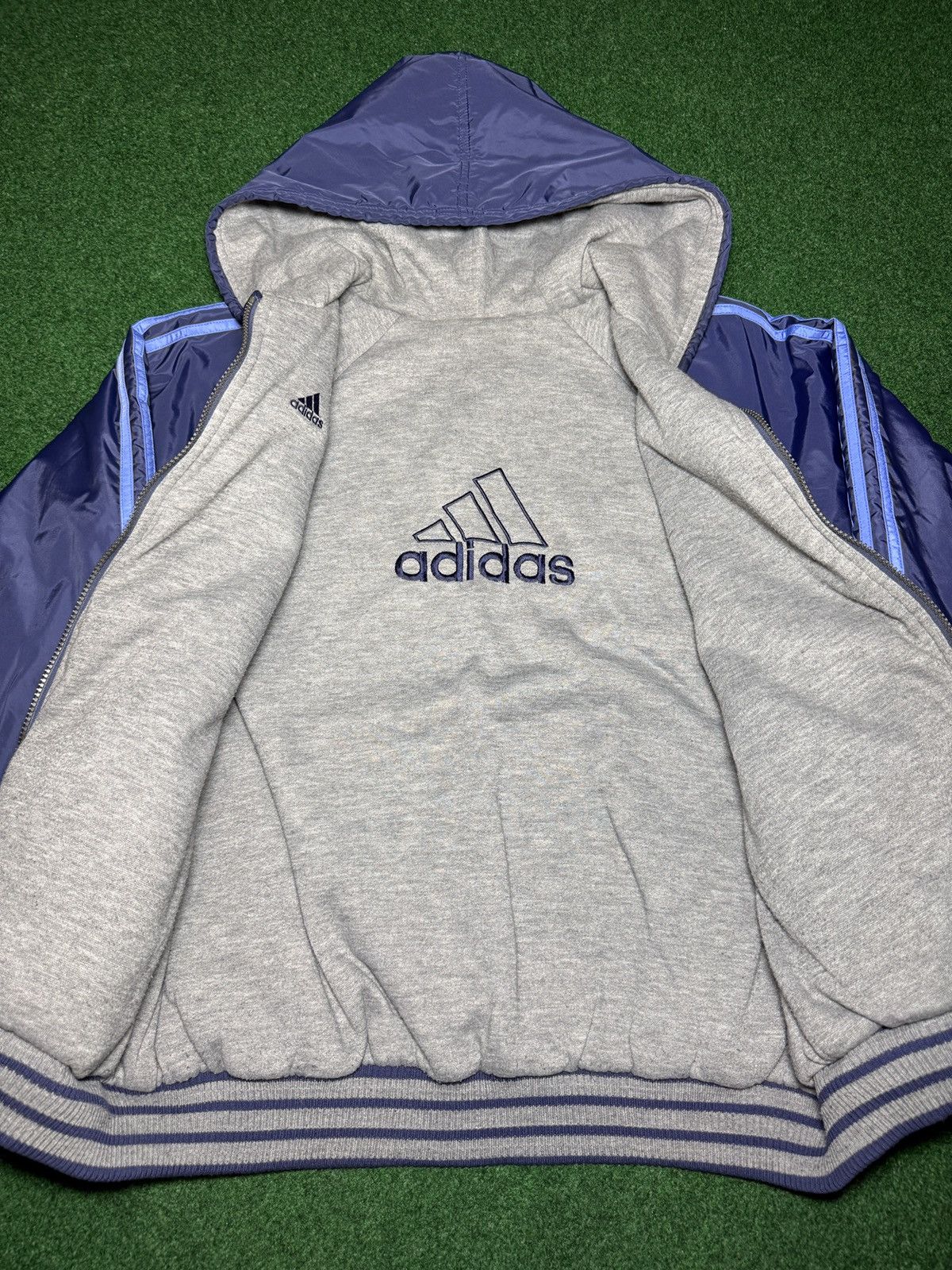 Adidas Vintage Adidas Y2K Reversible Full Zip Hooded Retro Jacket Size US M / EU 48-50 / 2 - 2 Thumbnail
