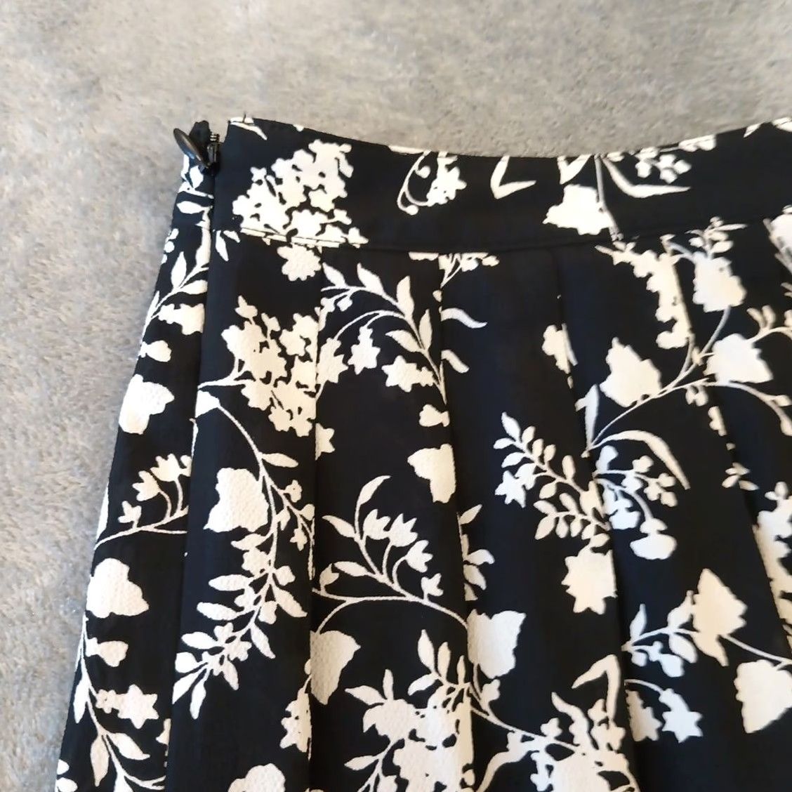 Talbots Talbots Skirt A-Line Midi Black Floral Lined 10 Womens Zip Polyester Spandex Flagship Regular Vintage: No Size 32" / US 10 / IT 46 - 5 Thumbnail