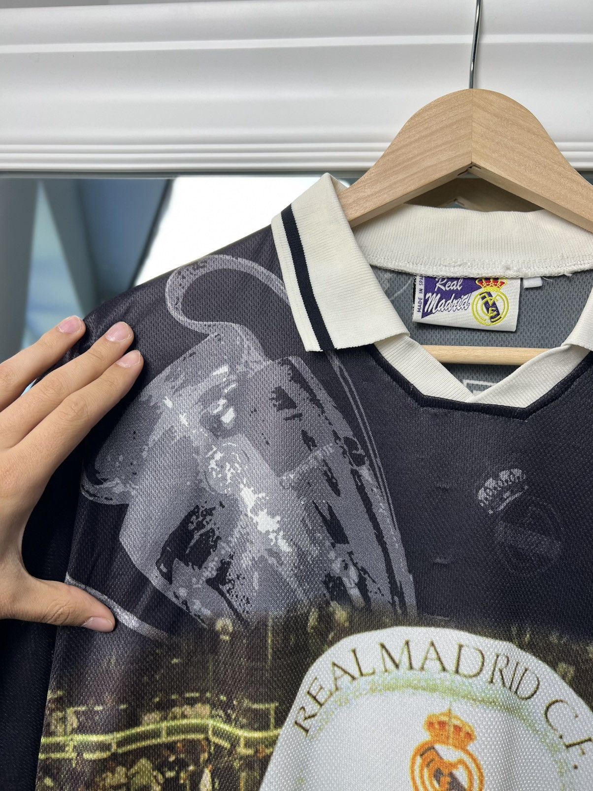 Vintage Real Madrid 97/98 Vintage Home Shirt #7–Spain Copa de Europa Size US S / EU 44-46 / 1 - 8 Thumbnail