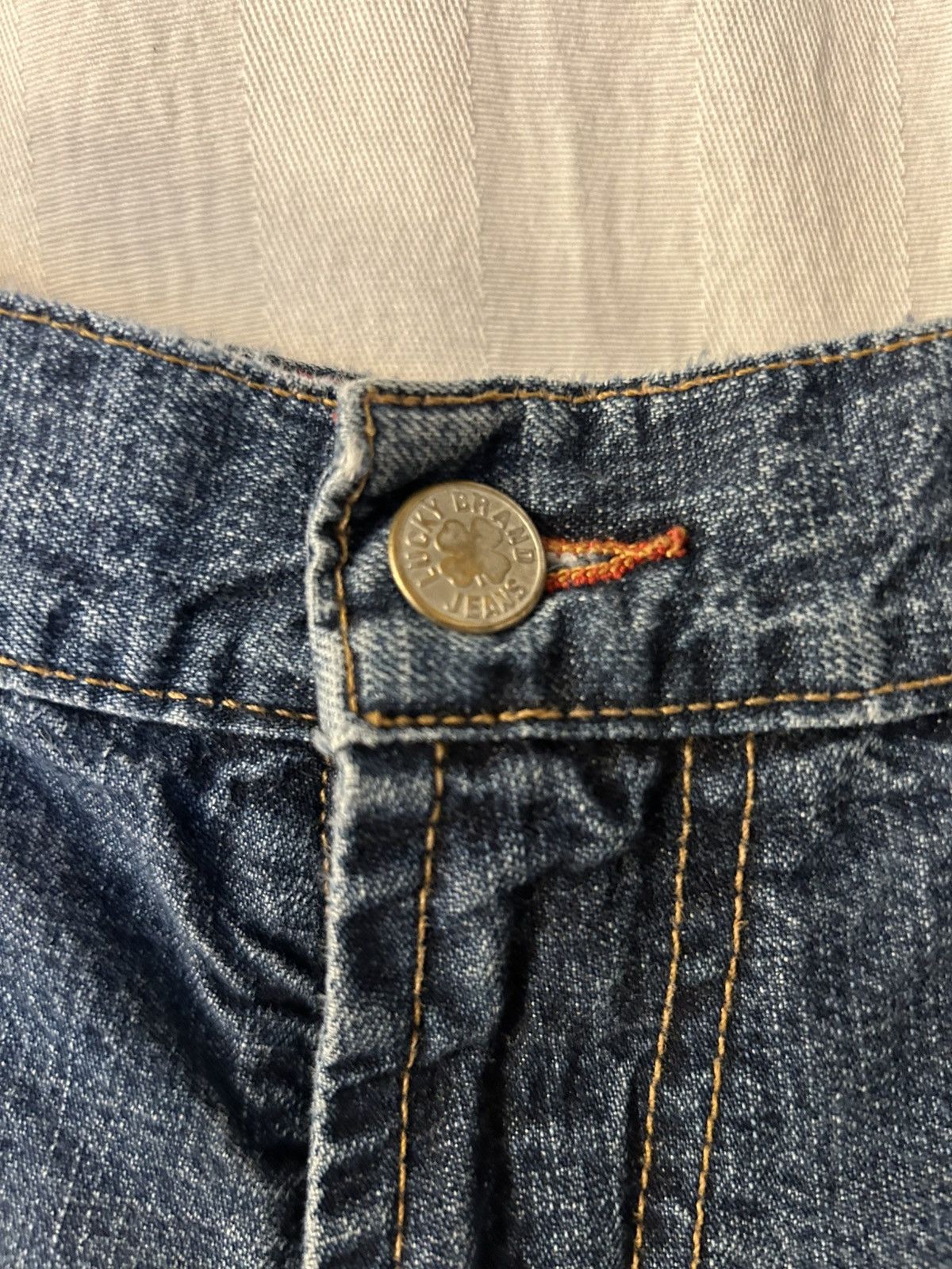 Lucky Brand Jeans: lucky brand red label distressed sz 32 sz 6 md in us Size 32" / US 10 / IT 46 - 7 Thumbnail