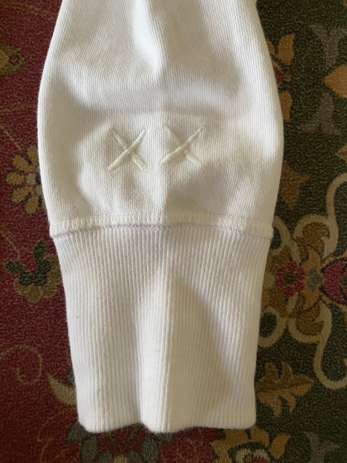 Japanese Brand Kaws Sweatshirt Size US M / EU 48-50 / 2 - 5 Thumbnail