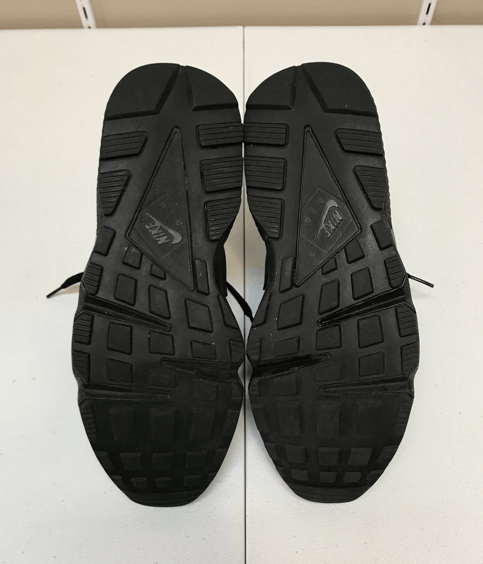 Nike NIKE HURACHE TRIPLE BLACK Size US 11 / EU 44 - 6 Thumbnail