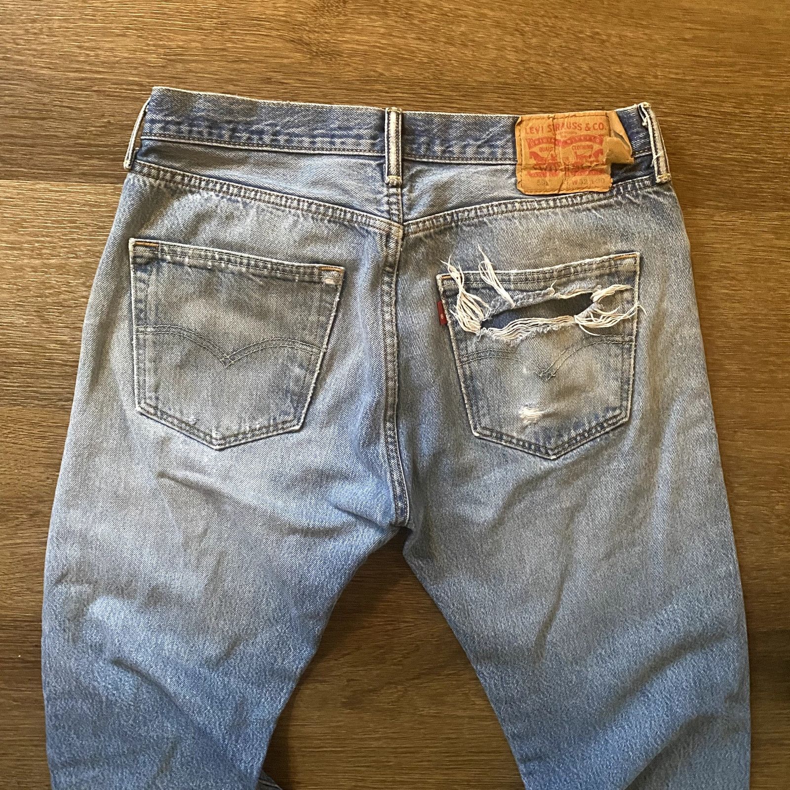 Levi's Vintage Levi's 501 Mid Wash Jeans / Distressing Size US 36 / EU 52 - 8 Thumbnail