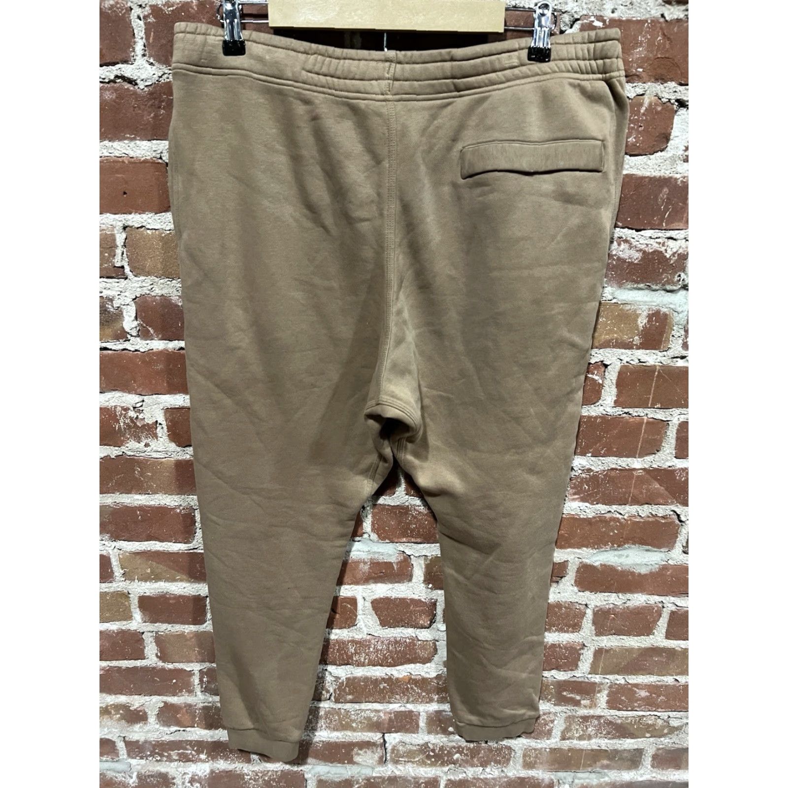 Nike Nike Sweatpants Men L Brown Pockets Cuffed Jogger Casual Performance Regular Size US 33 - 3 Thumbnail