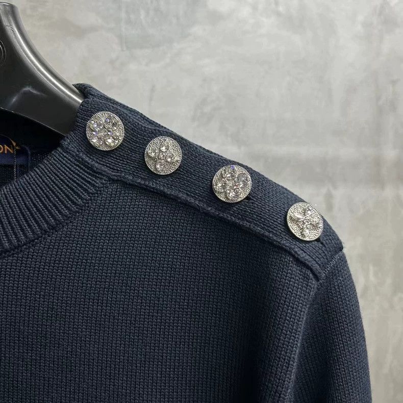 Louis Vuitton Louis Vuitton Blue embroidered medal logo sweater 2502-Nex Size US S / EU 44-46 / 1 - 3 Thumbnail