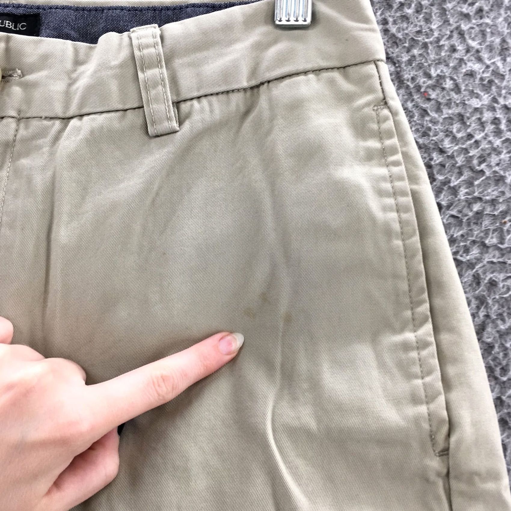 Banana Republic Banana Republic Gavin Chino Pants Men 30x30 Beige Cotton Mid Rise Regular Inseam 29 Chino Pants Mens Beige Cotton Vintage: No Size US 30 / EU 46 - 5 Thumbnail