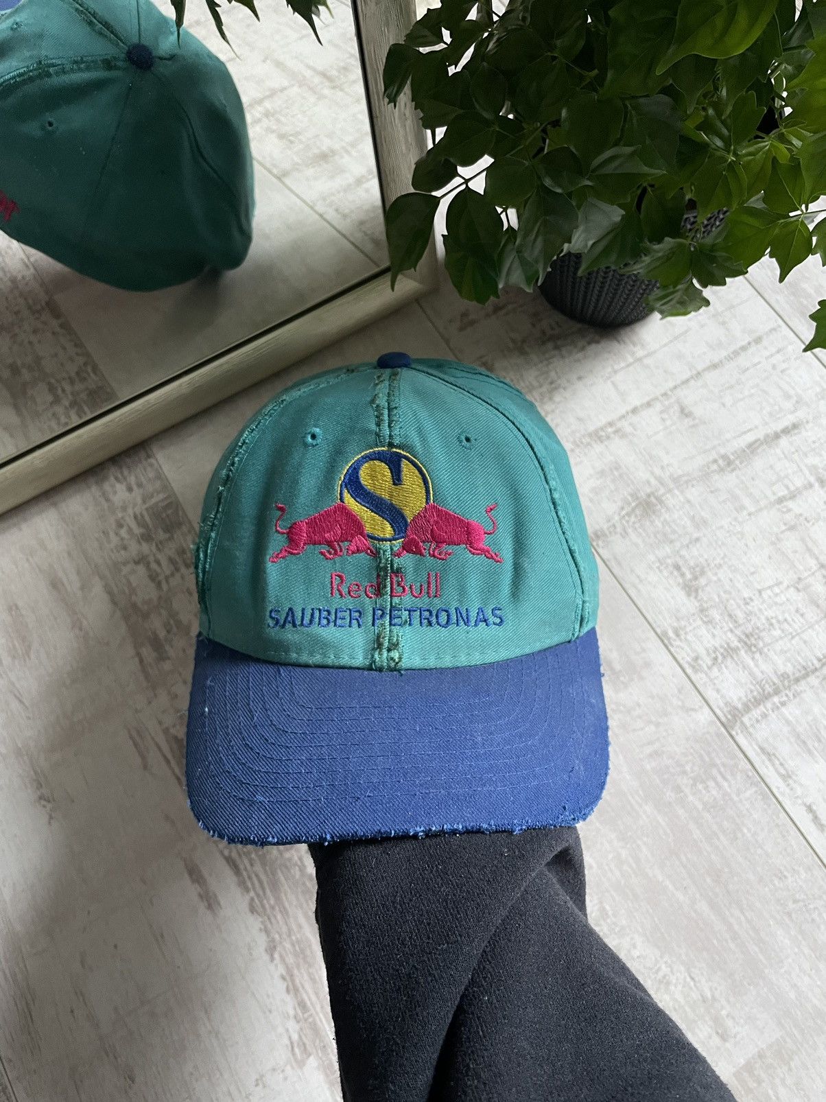 Red Bull × Vintage Red Bull 80’s Sauber Petronas Racing Vintage Hat Cap Size ONE SIZE - 1 Thumbnail