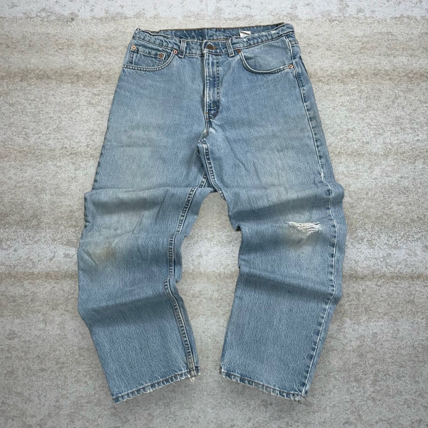 Levi's Vintage 90s Levis Jeans 550 34x30 Relaxed Light Wash Denim Size US 34 / EU 50 - 2 Thumbnail