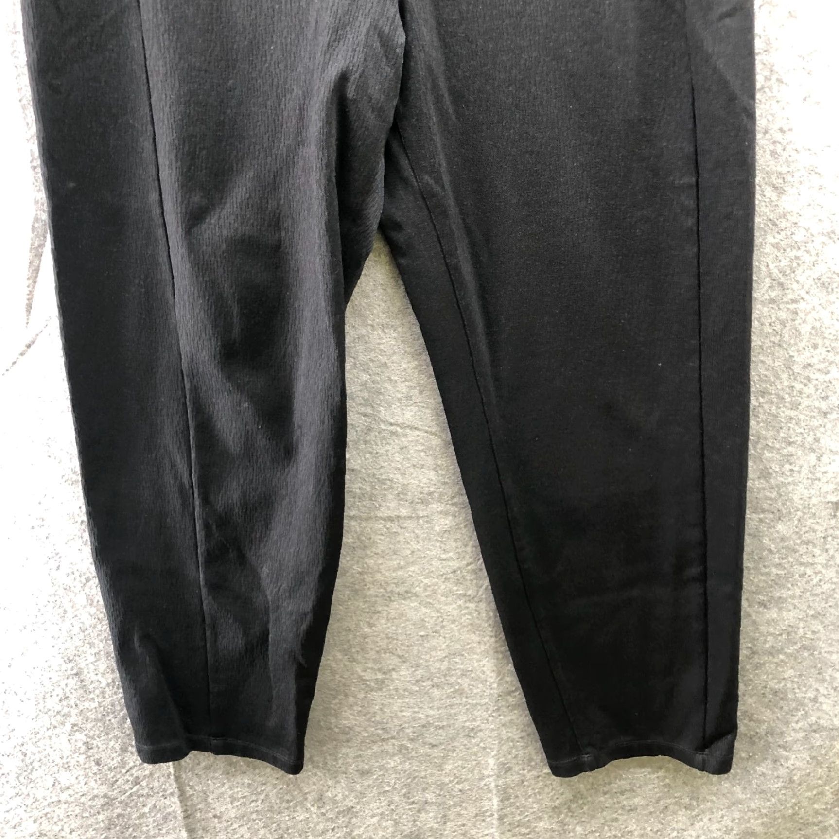 Vintage Liverpool Womens 10 Black Sleek Pull On Crop Straight Leg Dress Pants Slim Yoga Stretch Front Zipper Flat Front Casual All Seasons Mens? Womens Size 32" / US 10 / IT 46 - 4 Thumbnail
