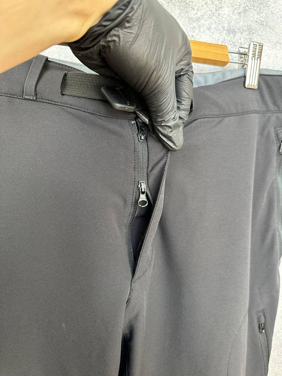 Mountain Equipment Mountain Equipment Ibes Pants Dark Gray Trousers Softshell Size US 36 / EU 52 - 11 Thumbnail