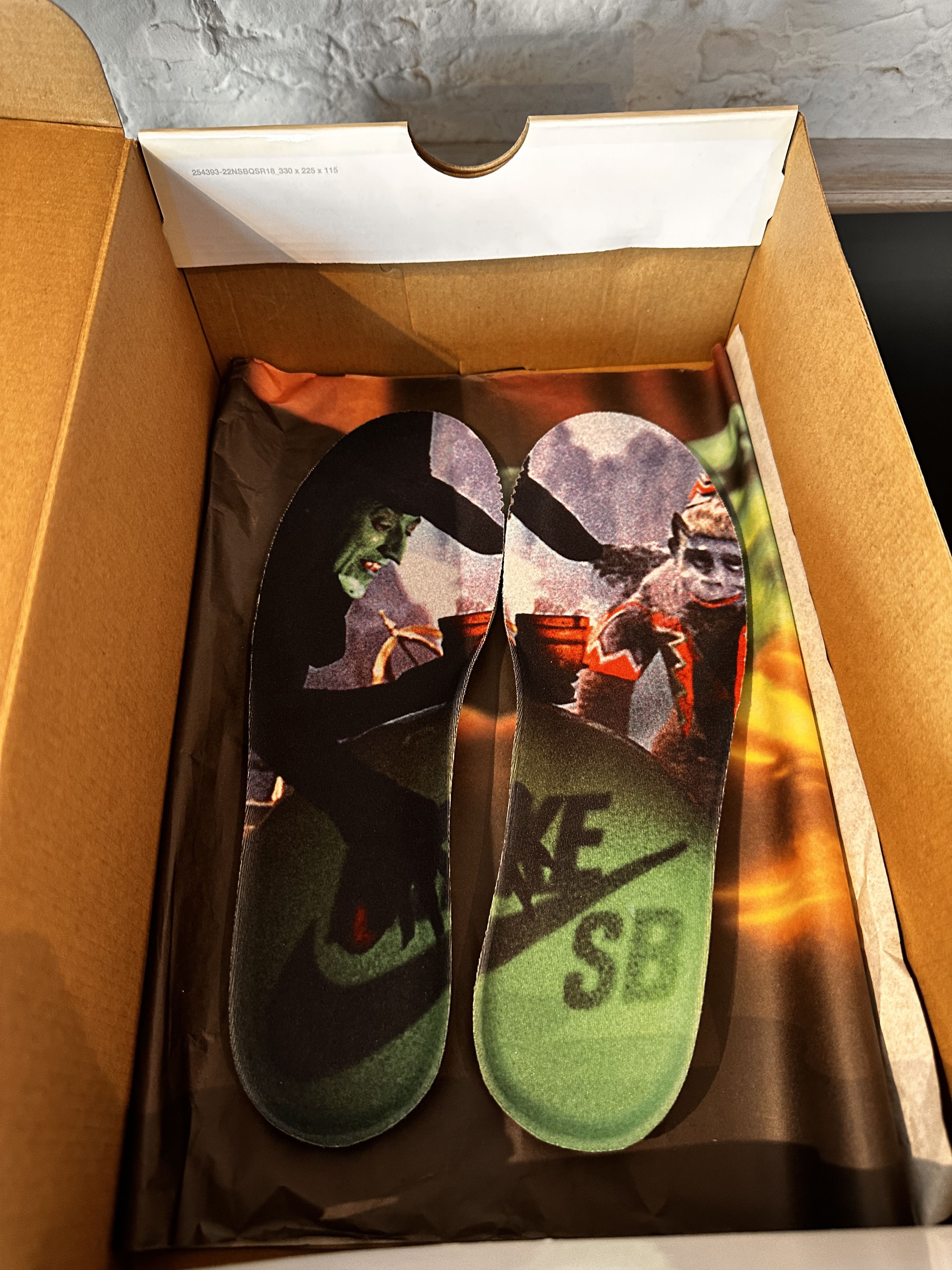 Nike SB Nike SB Dunk Low Wizard Of Oz Size US 9 / EU 42 - 6 Thumbnail