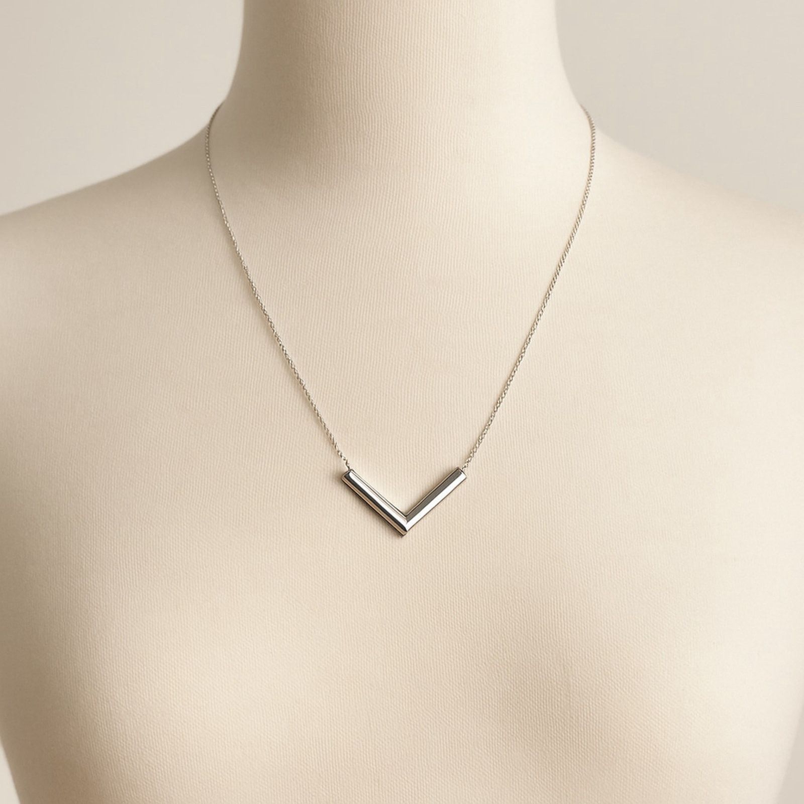 Handmade Handmade Silver Tone Minimal Chevron Necklace Clean Girl Size ONE SIZE - 1 Thumbnail