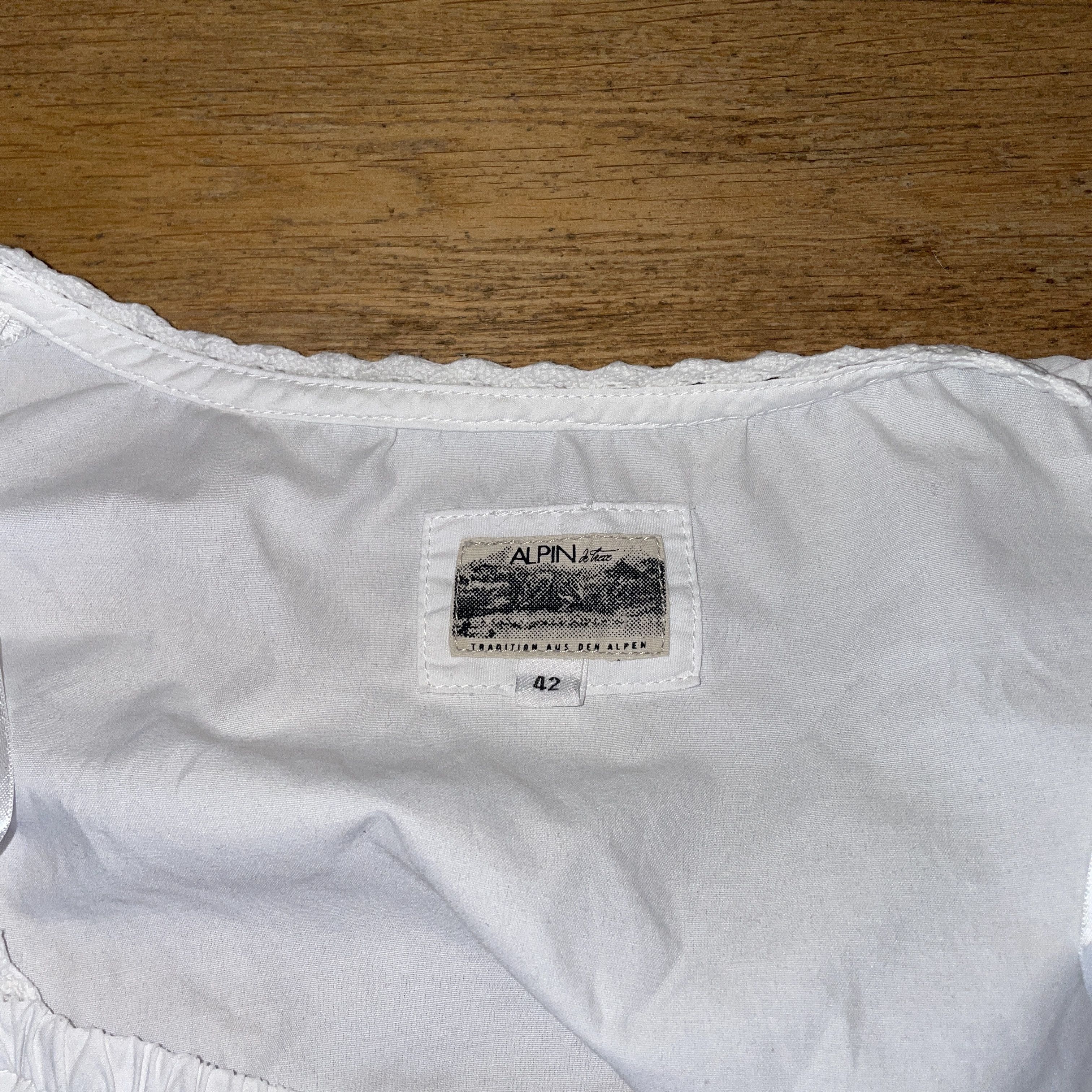 Vintage Alpin Bavarian Crop Top Blouse Vintage Retro Size 42 Size M / US 6-8 / IT 42-44 - 2 Thumbnail