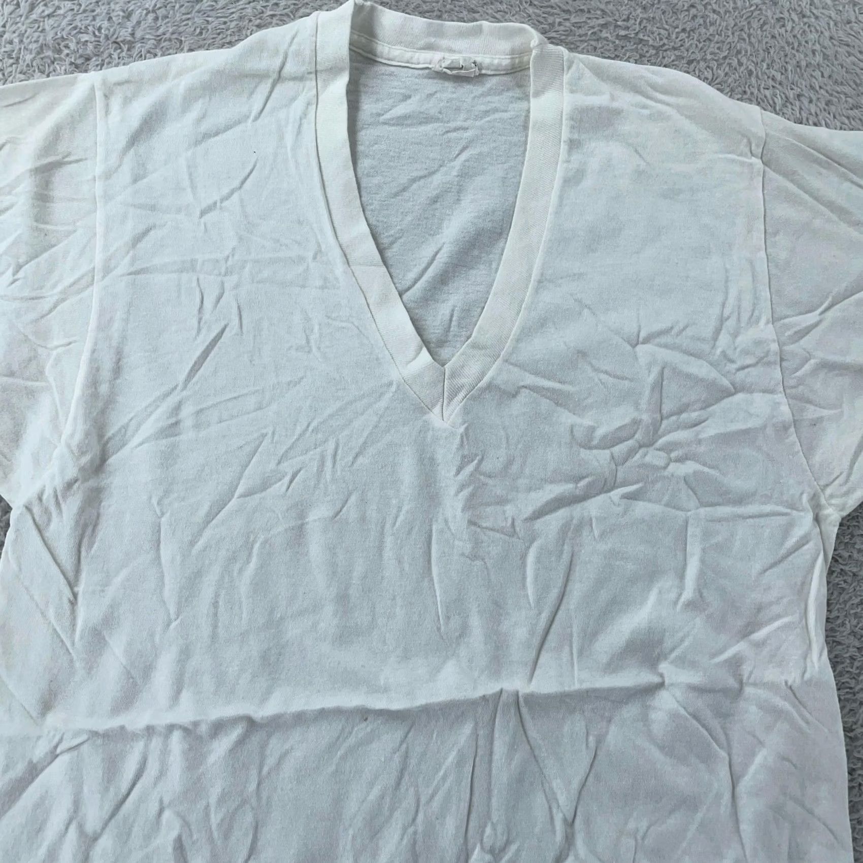 Fruit Of The Loom VINTAGE Fruit of the Loom Shirt Mens XS T-Shirt V-Neck White Short Sleeve Cotton Made USA 80s Mens Size US XS / EU 42 / 0 - 2 Thumbnail