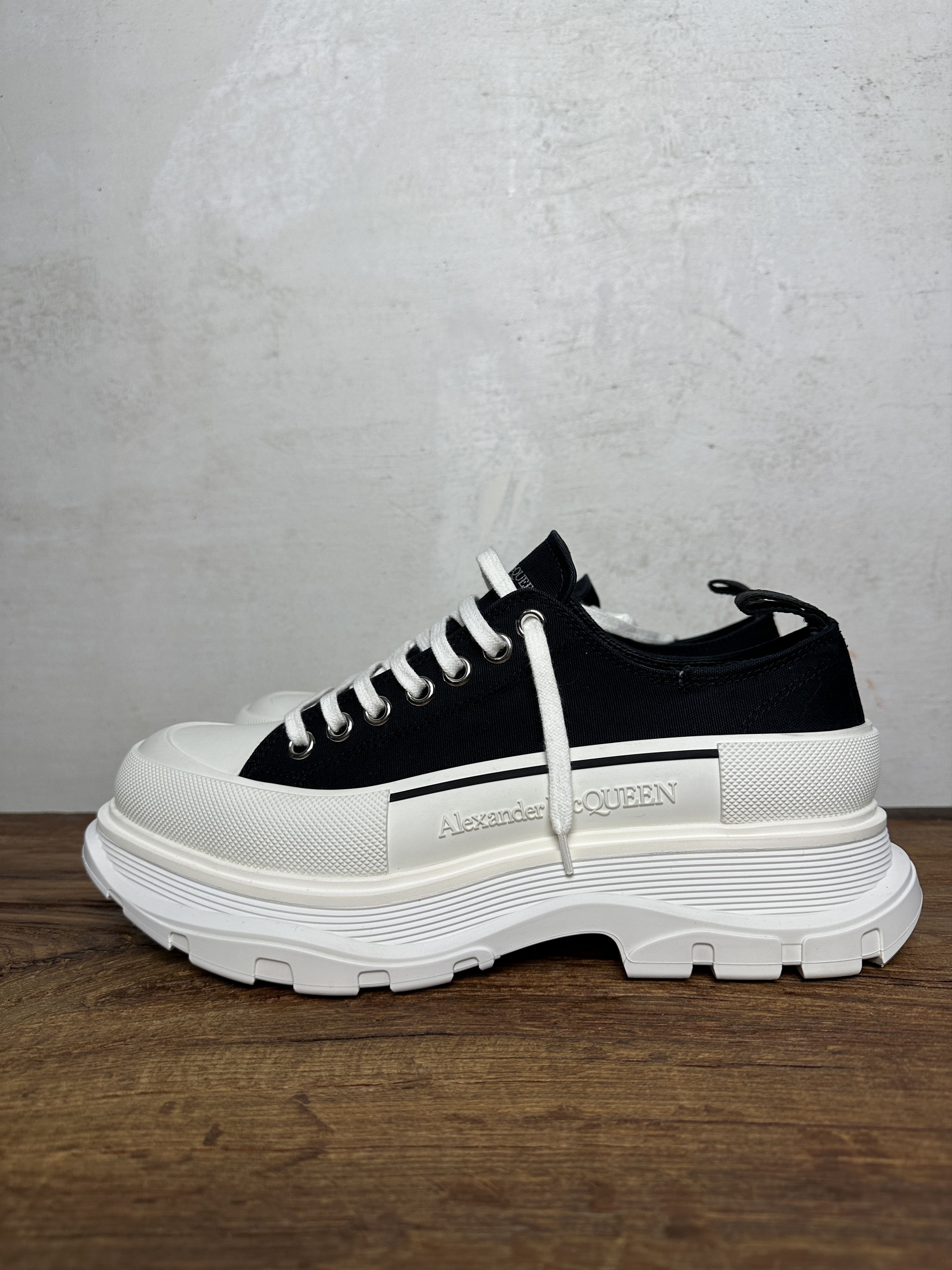 Alexander McQueen ALEXANDER MCQUEEN White Tread Slick Low Sneakers Size US 10 / EU 43 - 3 Thumbnail