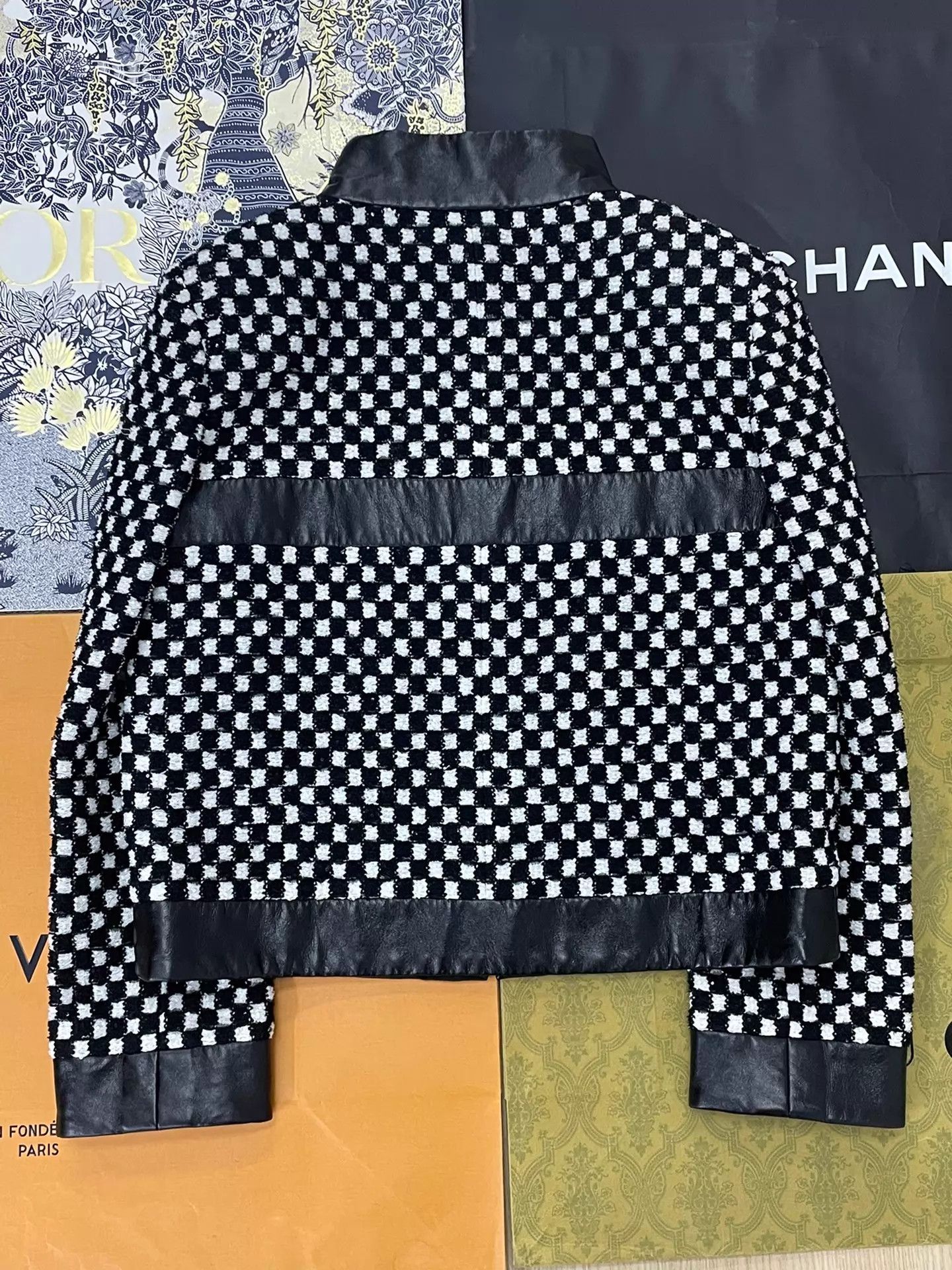 Chanel Chanel Black & White Colorblocked Tweed Leather Jacket 38 Size S / US 4 / IT 40 - 3 Thumbnail