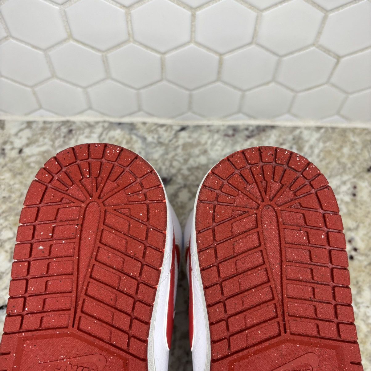 Jordan Brand Size 8 - Air Jordan 1 SE Mid White Dune Red Clean W/Box Size US 8 / EU 41 - 12 Thumbnail