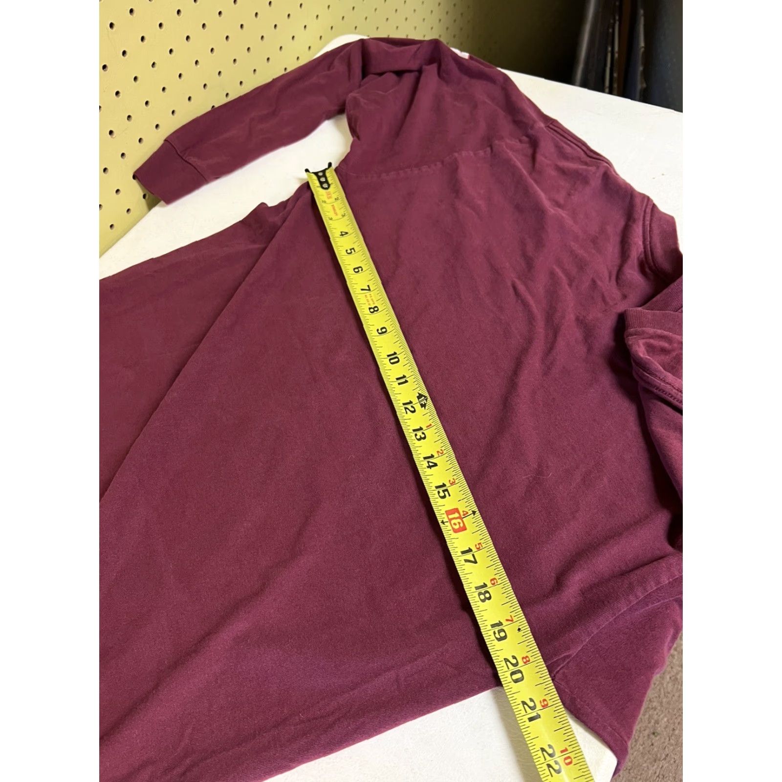 Nike VINTAGE Nike Virginia Tech Hokies T-Shirt Mens M Long Sleeve Maroon Center Swoosh shirts Size US M / EU 48-50 / 2 - 6 Thumbnail
