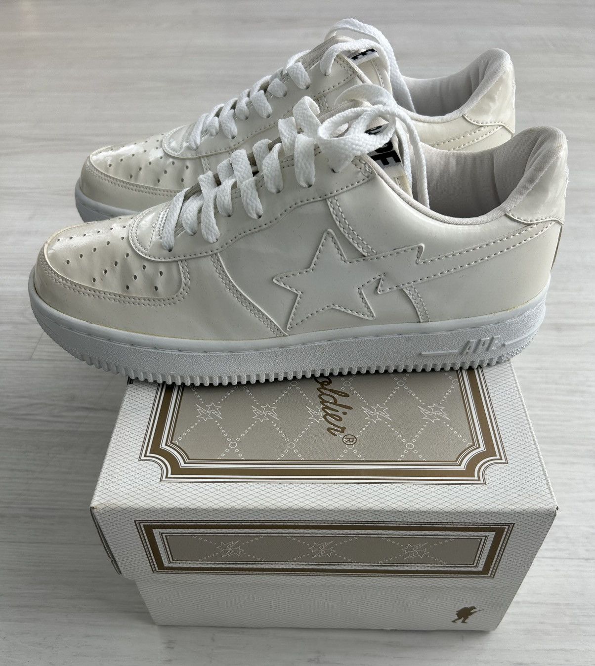Bape VERY RARE OG 2001 A BATHING APE 1ST PATENT LEATHER BAPESTA Size US 9 / EU 42 - 1 Thumbnail