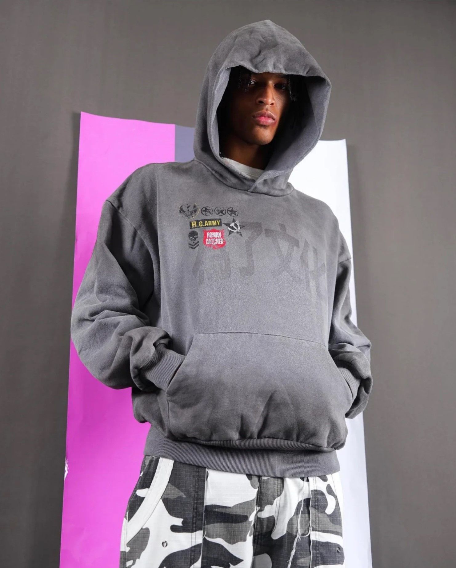 Japanese Brand Japanese Brand Vintage Faded Grey War Hoodie size S Size US M / EU 48-50 / 2 - 2 Thumbnail