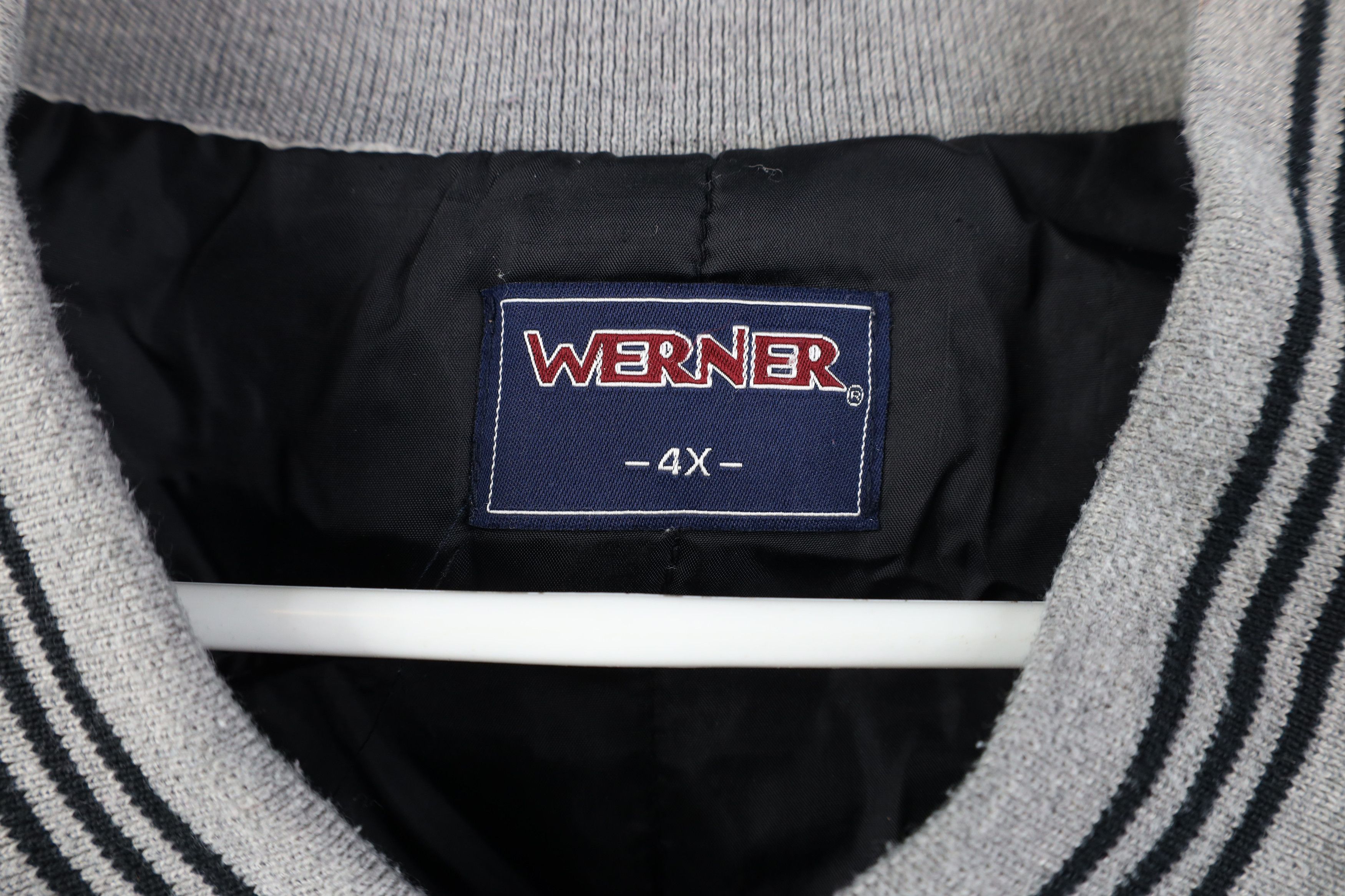 Vintage 90s Veterans Don't Forget Military Puffer Jacket